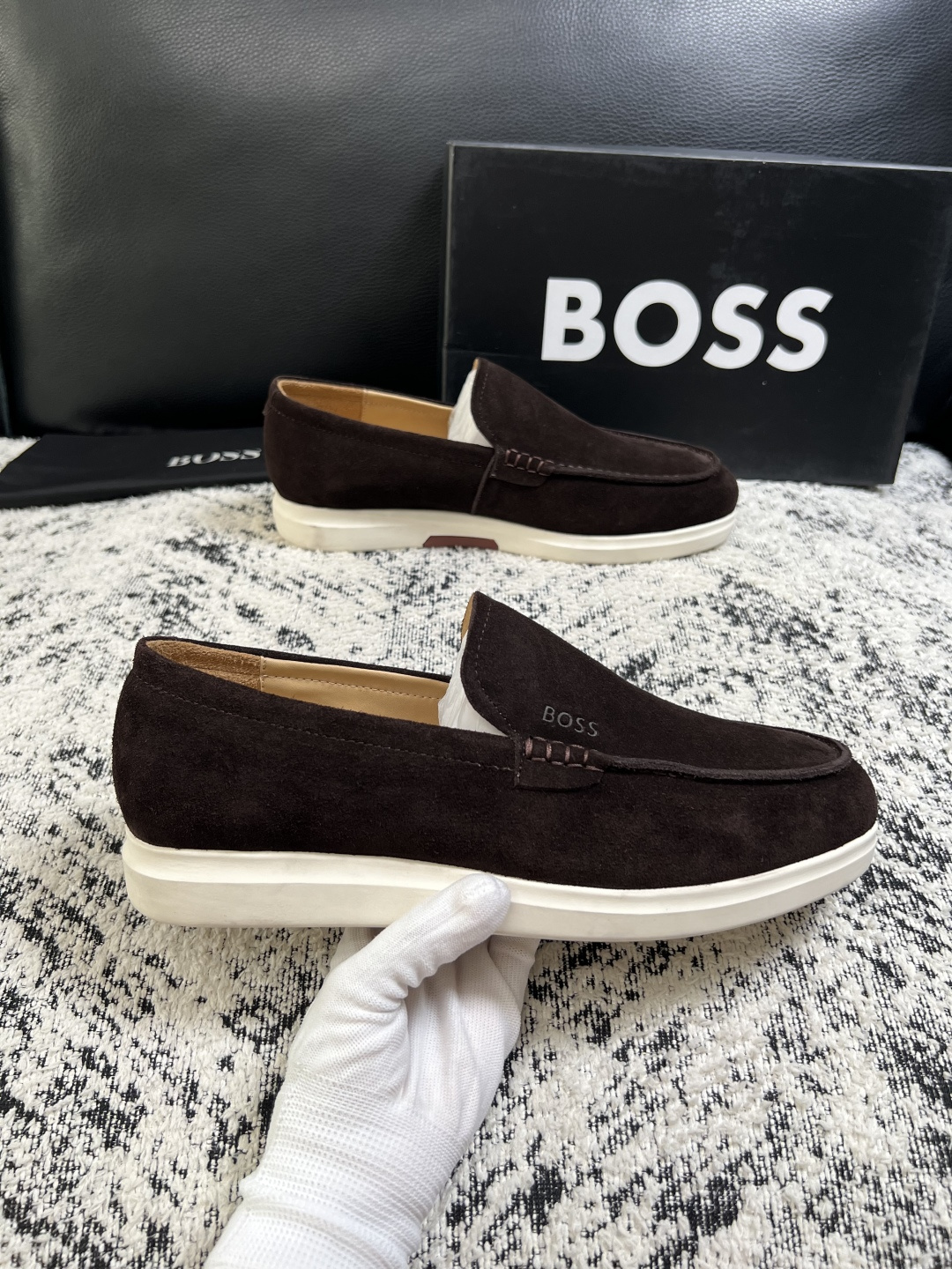 BOSS  高品质 顶级工艺品  博斯  专柜同步原厂配置，意大利进口牛皮面料牛内里垫，高品质拼接复杂工艺，透气舒适 鞋