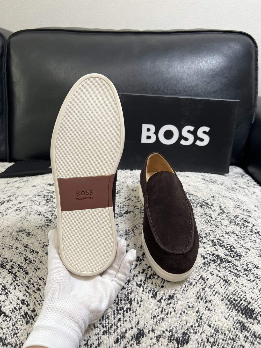 BOSS  高品质 顶级工艺品  博斯  专柜同步原厂配置，意大利进口牛皮面料牛内里垫，高品质拼接复杂工艺，透气舒适 鞋