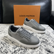 Lv 高品质 顶级工艺品 路易威登,运动板鞋专柜同步,鞋面意大利进口,高品质拼接缤纷色彩复杂工艺品,进口牛皮里垫柔 Lv 高品质 顶级工艺品 路易威登,运动板鞋专柜同步,鞋面意大利进口,高品质拼接缤纷色彩复杂工艺品,进口牛皮里垫柔