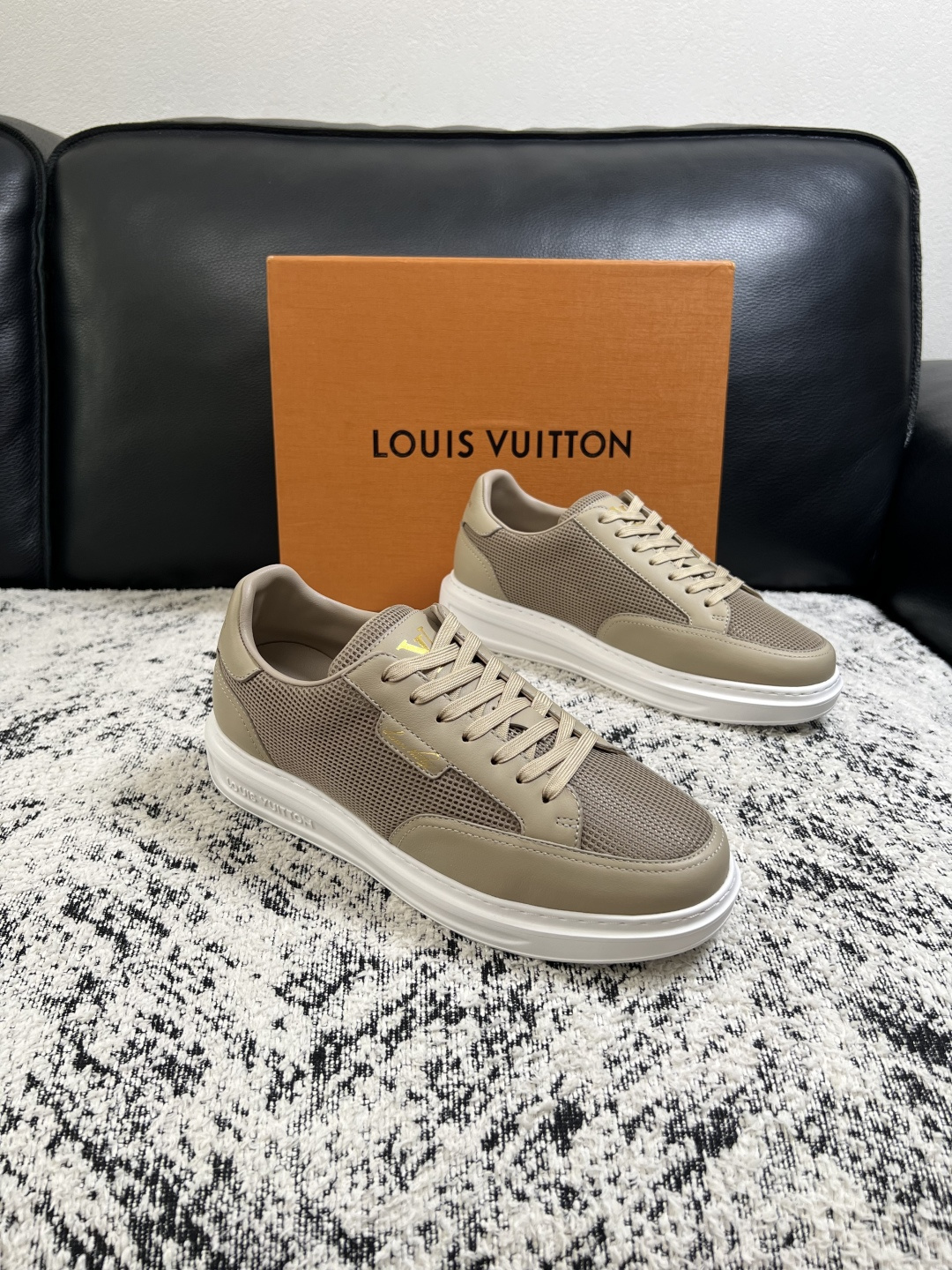 Lv 高品质 顶级工艺品 路易威登,运动板鞋专柜同步,鞋面意大利进口,高品质拼接缤纷色彩复杂工艺品,进口牛皮里垫柔 Lv 高品质 顶级工艺品 路易威登,运动板鞋专柜同步,鞋面意大利进口,高品质拼接缤纷色彩复杂工艺品,进口牛皮里垫柔