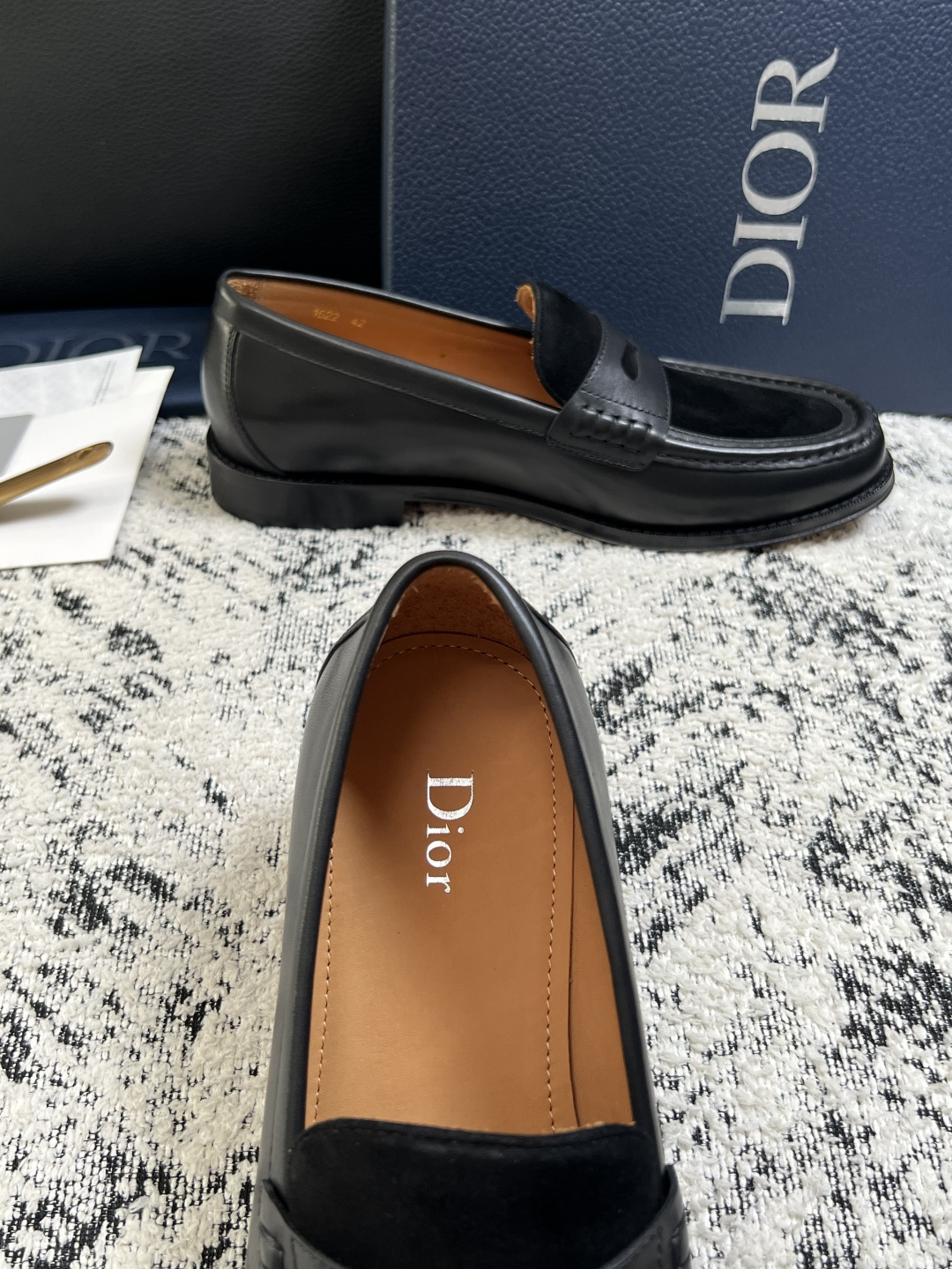Dior  高品质  顶级工艺品  迪奥  皮鞋系列专柜同步原厂配置，意大利进口牛皮，全进口水染牛皮里垫，鞋底：原厂特供
