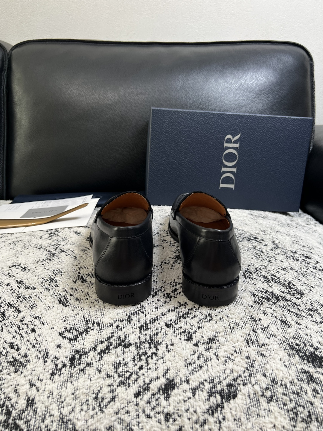 Dior  高品质  顶级工艺品  迪奥  皮鞋系列专柜同步原厂配置，意大利进口牛皮，全进口水染牛皮里垫，鞋底：原厂特供