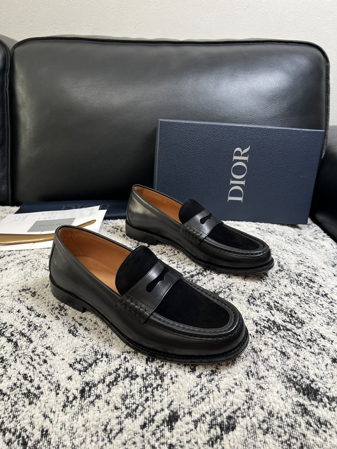 Dior  高品质  顶级工艺品  迪奥  皮鞋系列专柜同步原厂配置，意大利进口牛皮，全进口水染牛皮里垫，鞋底：原厂特供