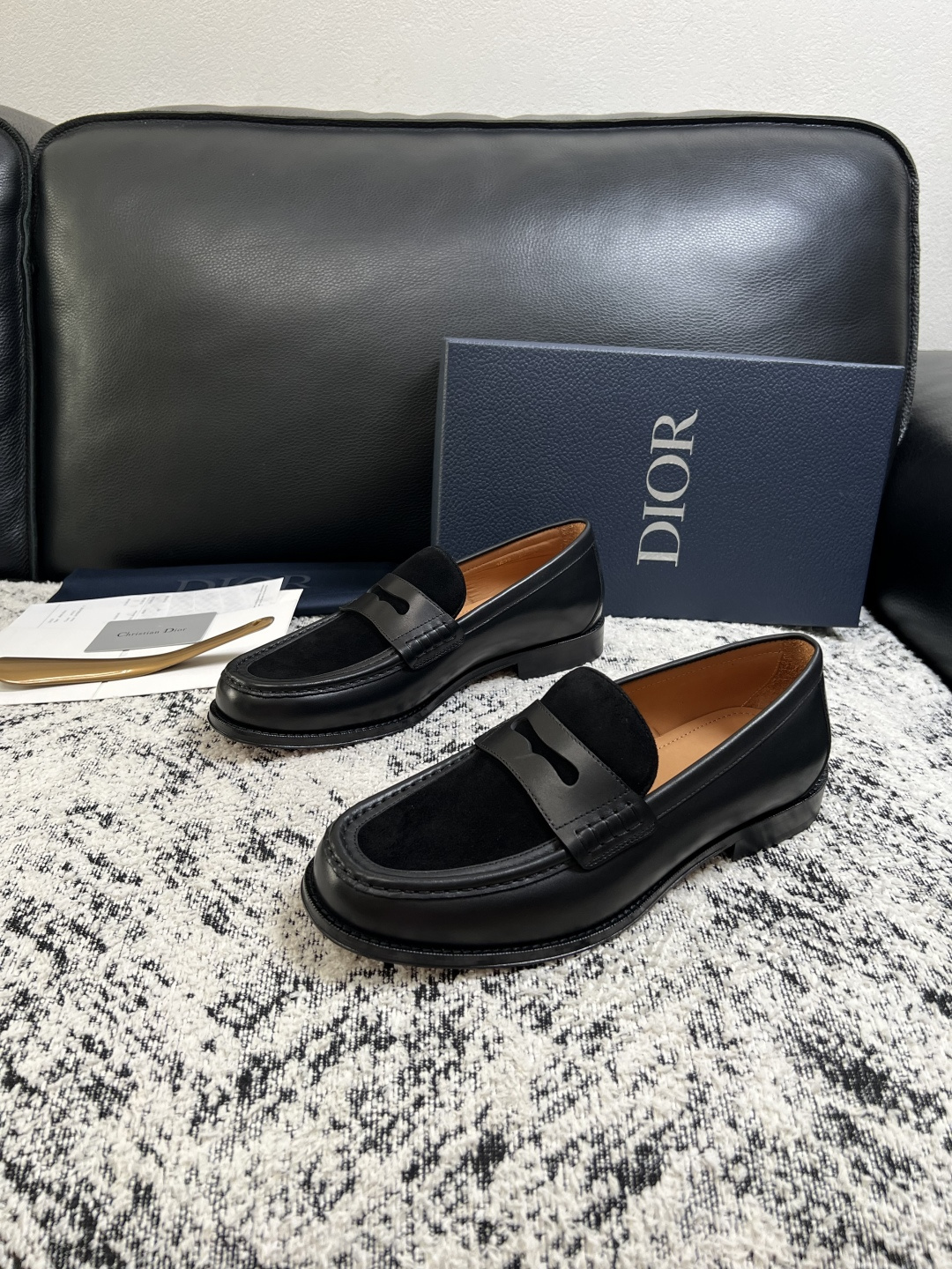 Dior  高品质  顶级工艺品  迪奥  皮鞋系列专柜同步原厂配置，意大利进口牛皮，全进口水染牛皮里垫，鞋底：原厂特供