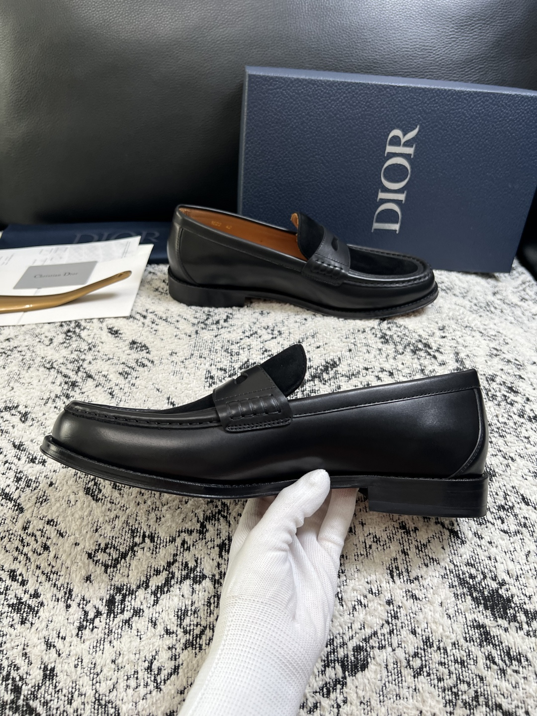 Dior  高品质  顶级工艺品  迪奥  皮鞋系列专柜同步原厂配置，意大利进口牛皮，全进口水染牛皮里垫，鞋底：原厂特供