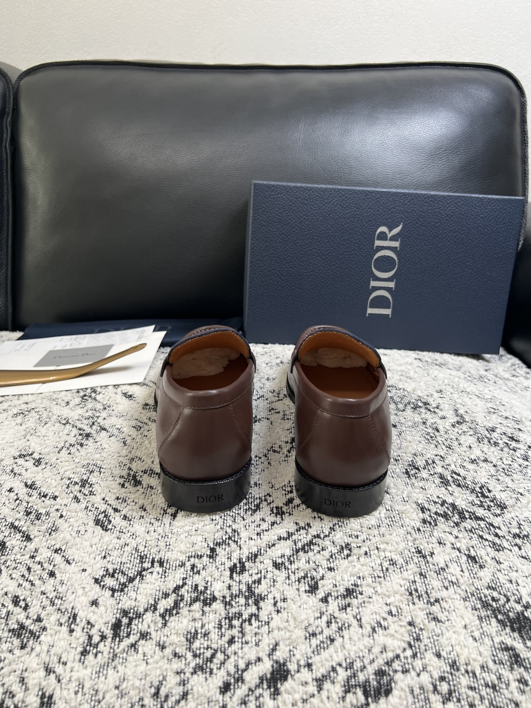 Dior  高品质  顶级工艺品  迪奥  皮鞋系列专柜同步原厂配置，意大利进口牛皮，全进口水染牛皮里垫，鞋底：原厂特供