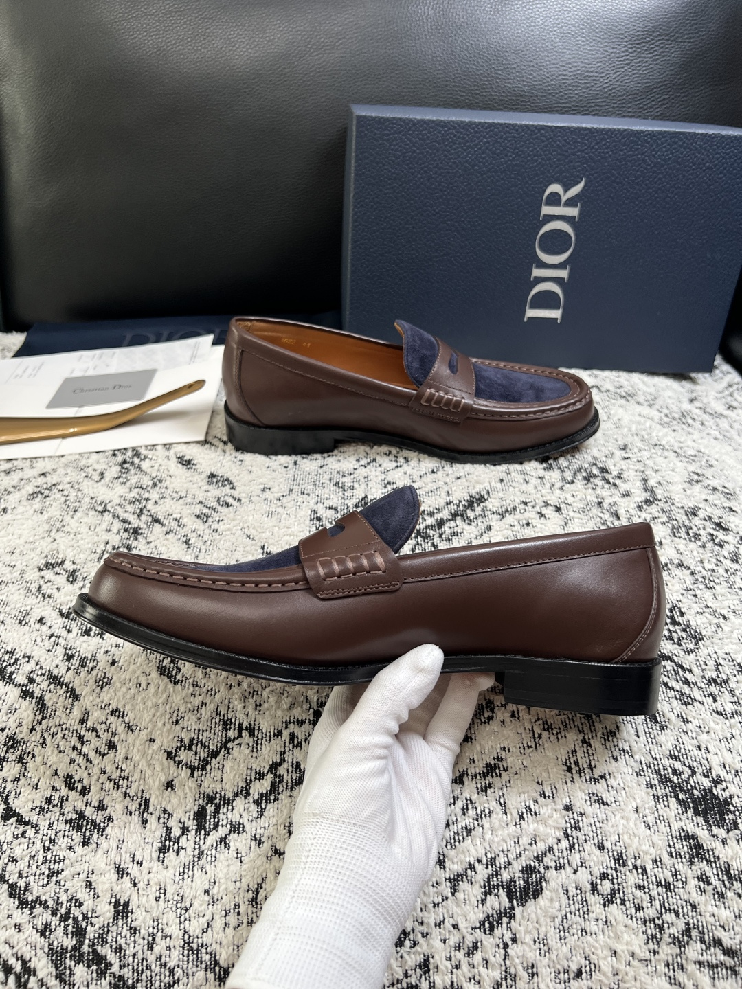 Dior  高品质  顶级工艺品  迪奥  皮鞋系列专柜同步原厂配置，意大利进口牛皮，全进口水染牛皮里垫，鞋底：原厂特供