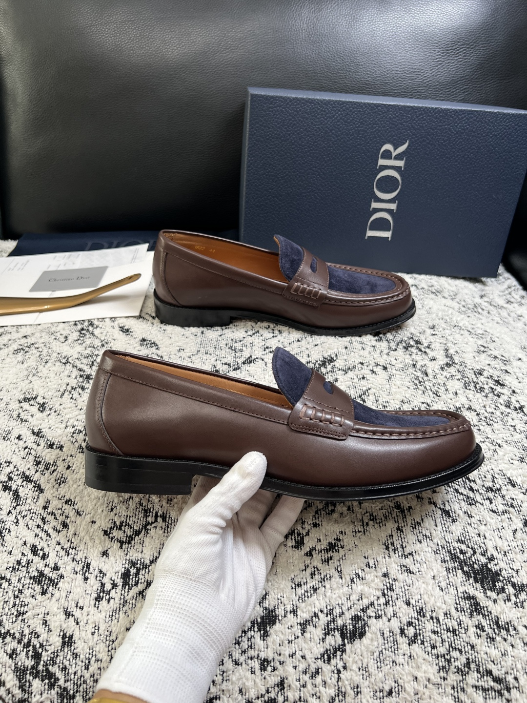 Dior  高品质  顶级工艺品  迪奥  皮鞋系列专柜同步原厂配置，意大利进口牛皮，全进口水染牛皮里垫，鞋底：原厂特供