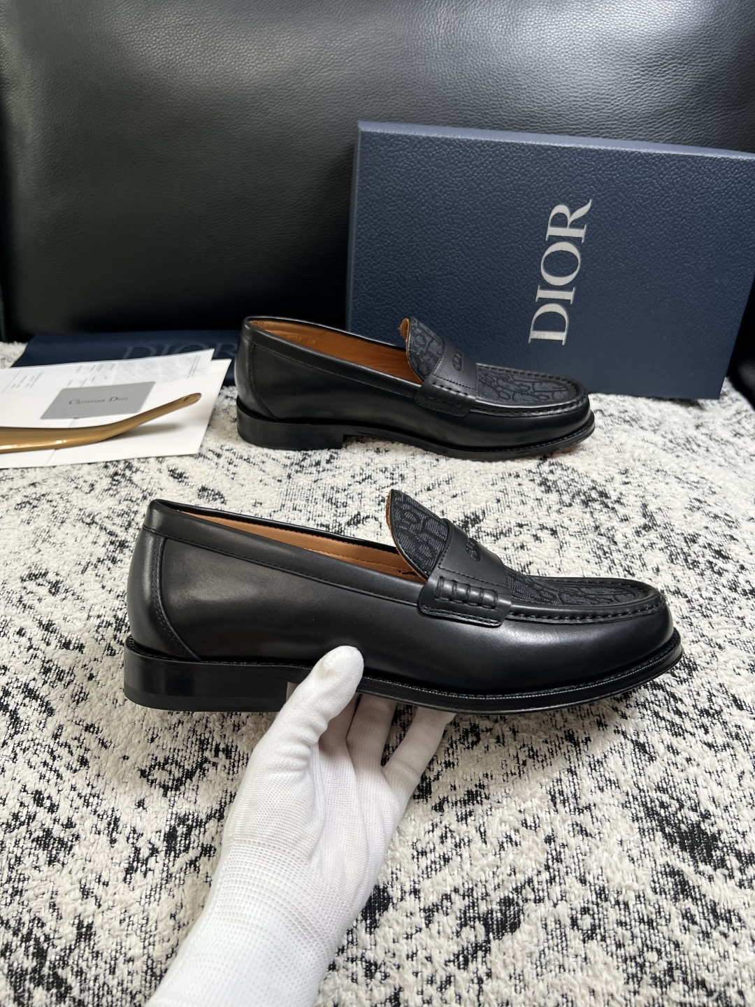 Dior  高品质  顶级工艺品  迪奥  皮鞋系列专柜同步原厂配置，意大利进口牛皮，全进口水染牛皮里垫，鞋底：原厂特供