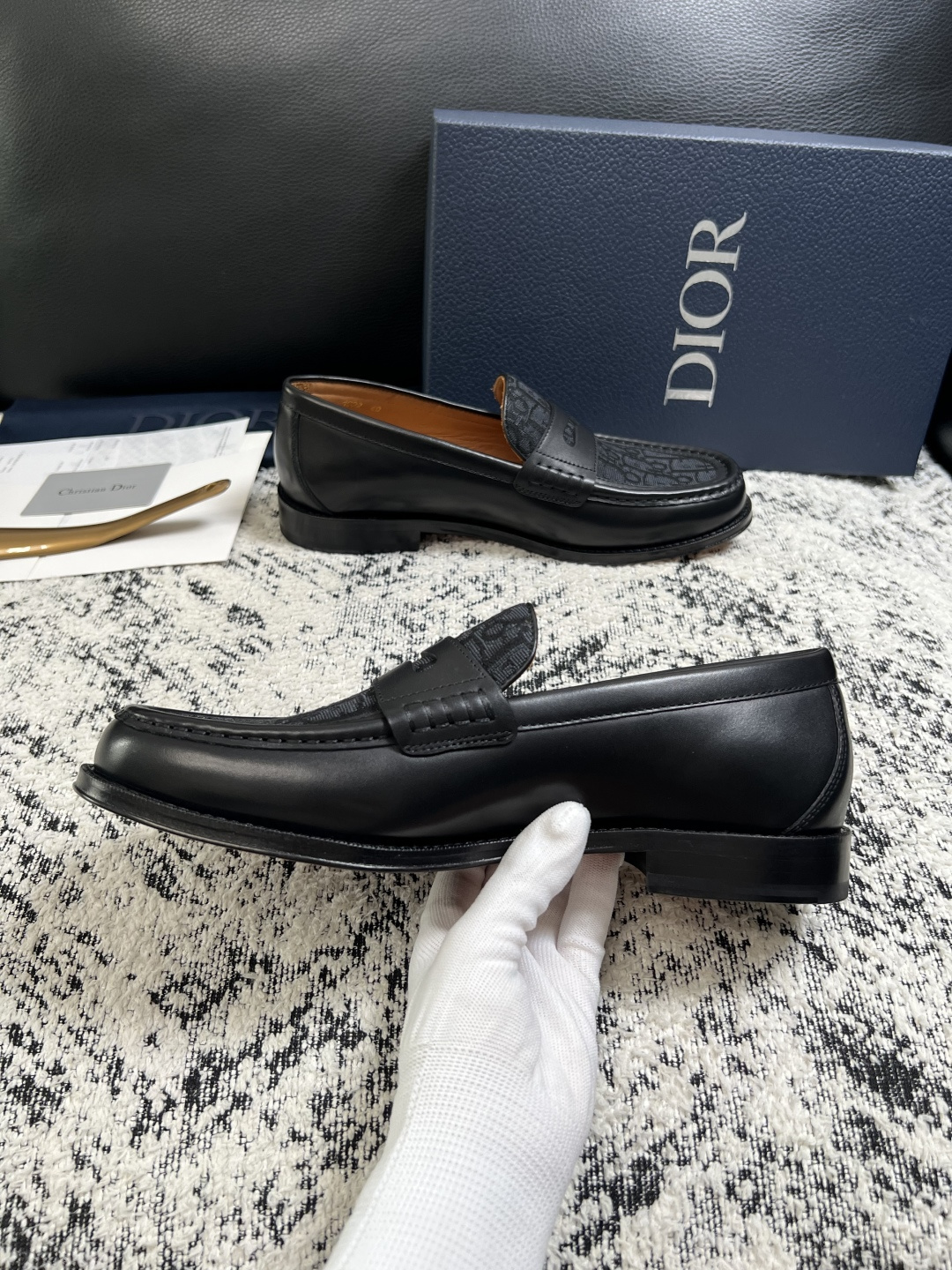 Dior  高品质  顶级工艺品  迪奥  皮鞋系列专柜同步原厂配置，意大利进口牛皮，全进口水染牛皮里垫，鞋底：原厂特供