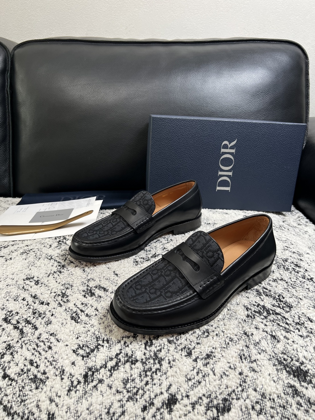 Dior  高品质  顶级工艺品  迪奥  皮鞋系列专柜同步原厂配置，意大利进口牛皮，全进口水染牛皮里垫，鞋底：原厂特供