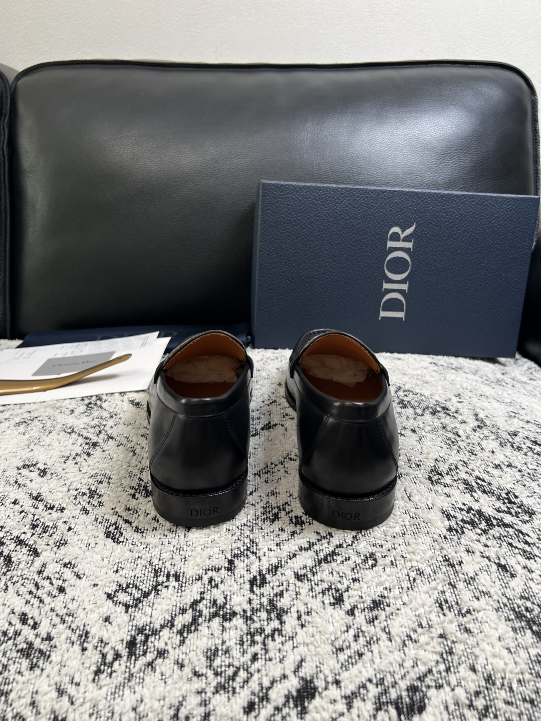 Dior  高品质  顶级工艺品  迪奥  皮鞋系列专柜同步原厂配置，意大利进口牛皮，全进口水染牛皮里垫，鞋底：原厂特供