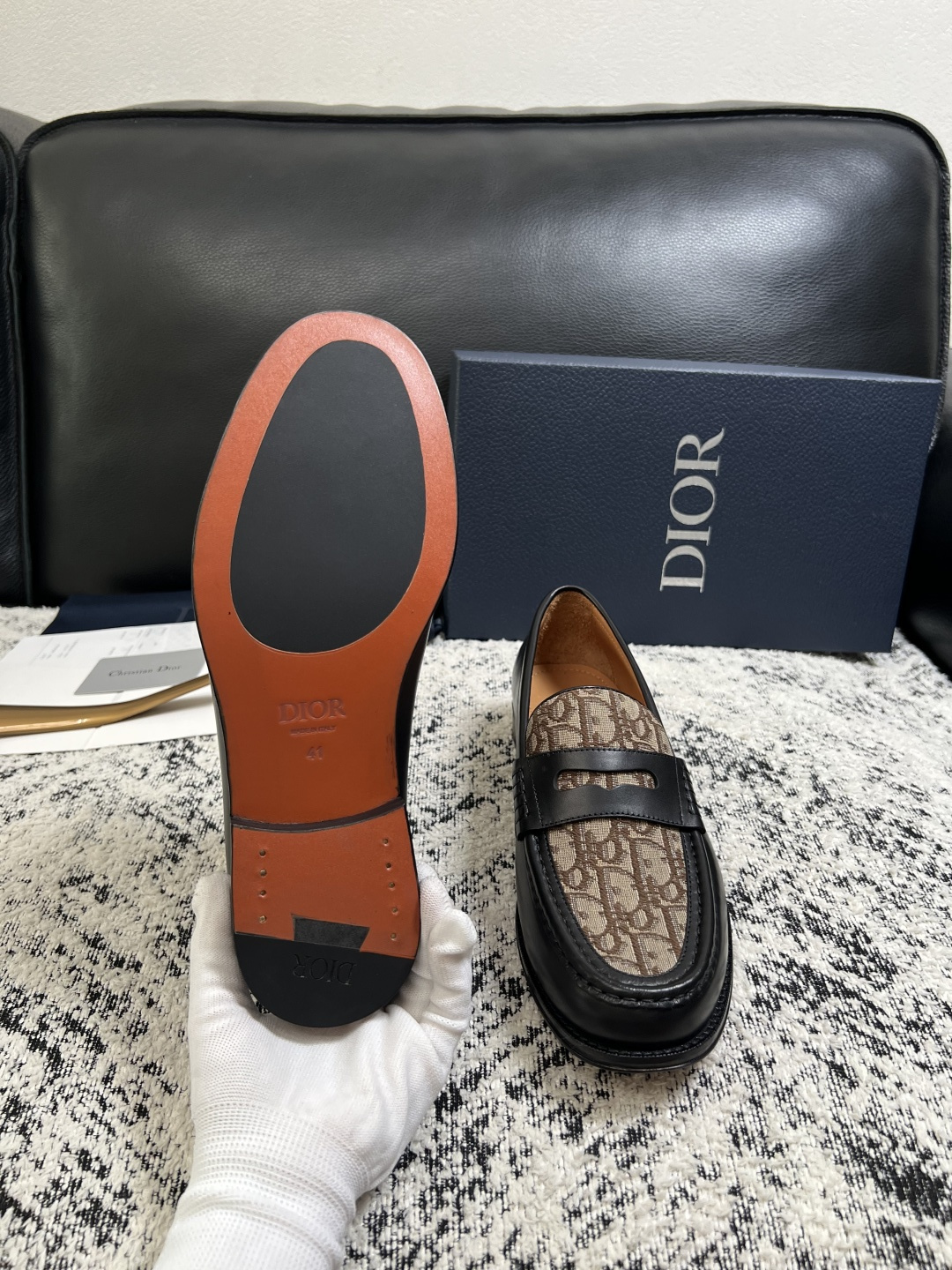 Dior  高品质  顶级工艺品  迪奥  皮鞋系列专柜同步原厂配置，意大利进口牛皮，全进口水染牛皮里垫，鞋底：原厂特供