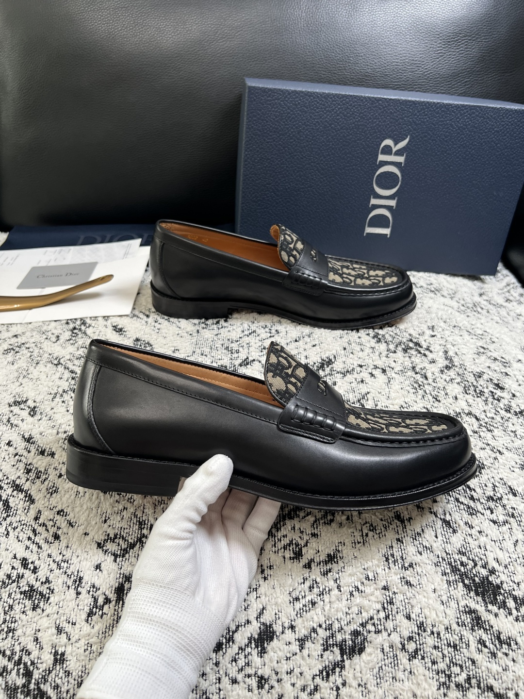 Dior  高品质  顶级工艺品  迪奥  皮鞋系列专柜同步原厂配置，意大利进口牛皮，全进口水染牛皮里垫，鞋底：原厂特供