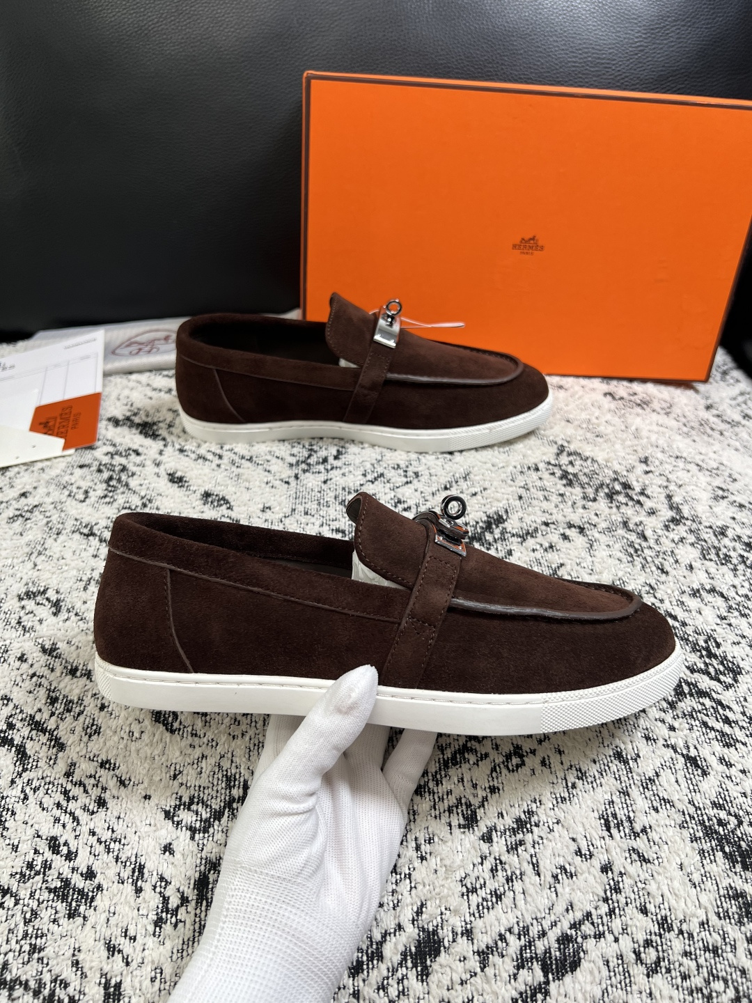 Hermes  高品质  顶级工艺品  爱马仕 专柜同步发售原厂配置，意大利进口原版牛皮面料，高品质拼接工艺，全进口水染