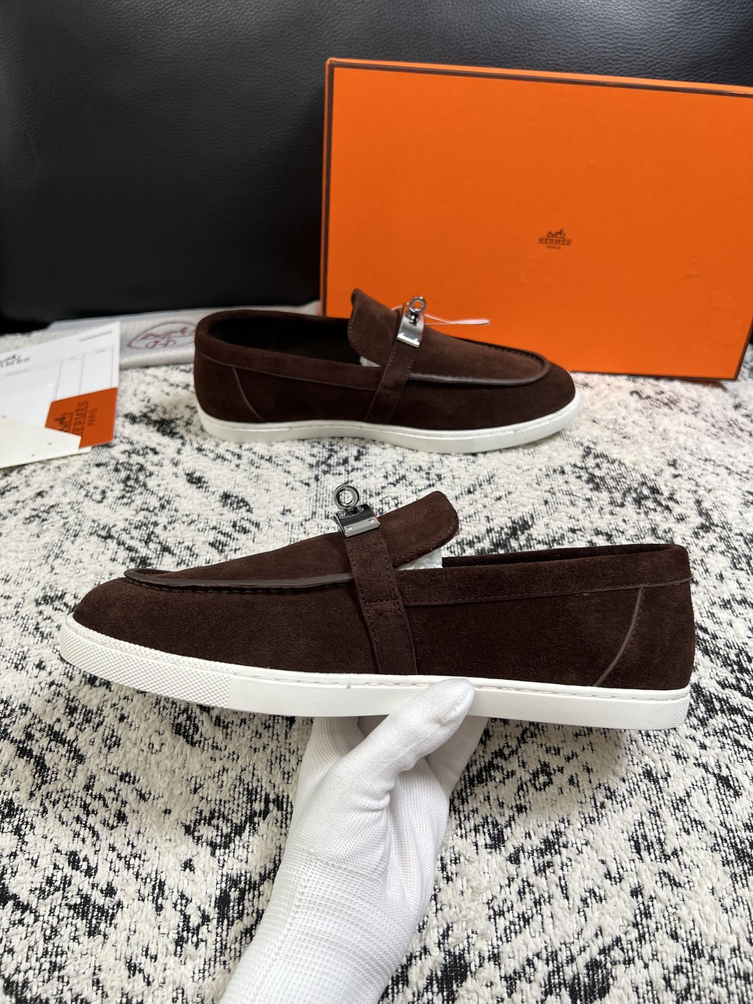 Hermes  高品质  顶级工艺品  爱马仕 专柜同步发售原厂配置，意大利进口原版牛皮面料，高品质拼接工艺，全进口水染