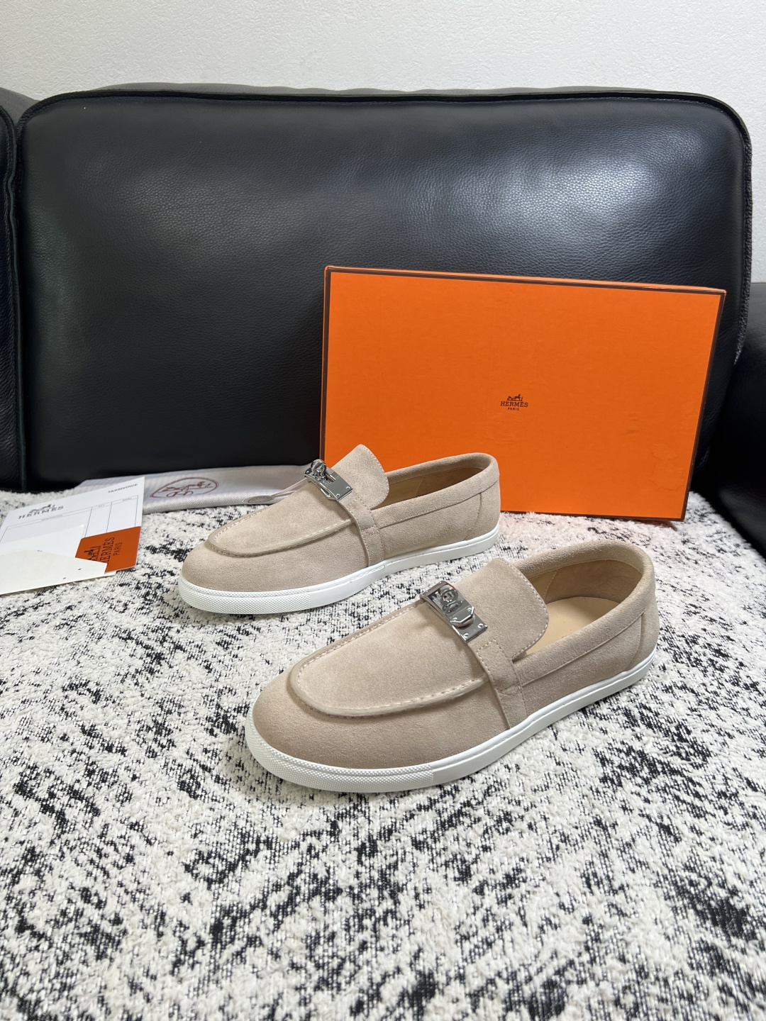 Hermes  高品质  顶级工艺品  爱马仕 专柜同步发售原厂配置，意大利进口原版牛皮面料，高品质拼接工艺，全进口水染