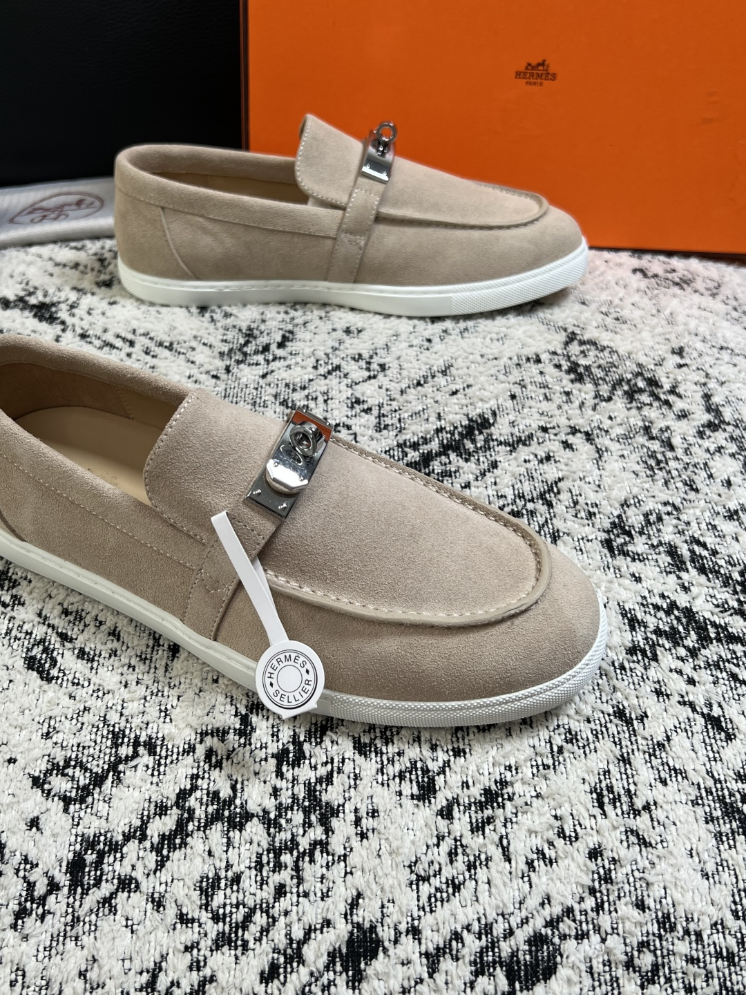 Hermes  高品质  顶级工艺品  爱马仕 专柜同步发售原厂配置，意大利进口原版牛皮面料，高品质拼接工艺，全进口水染