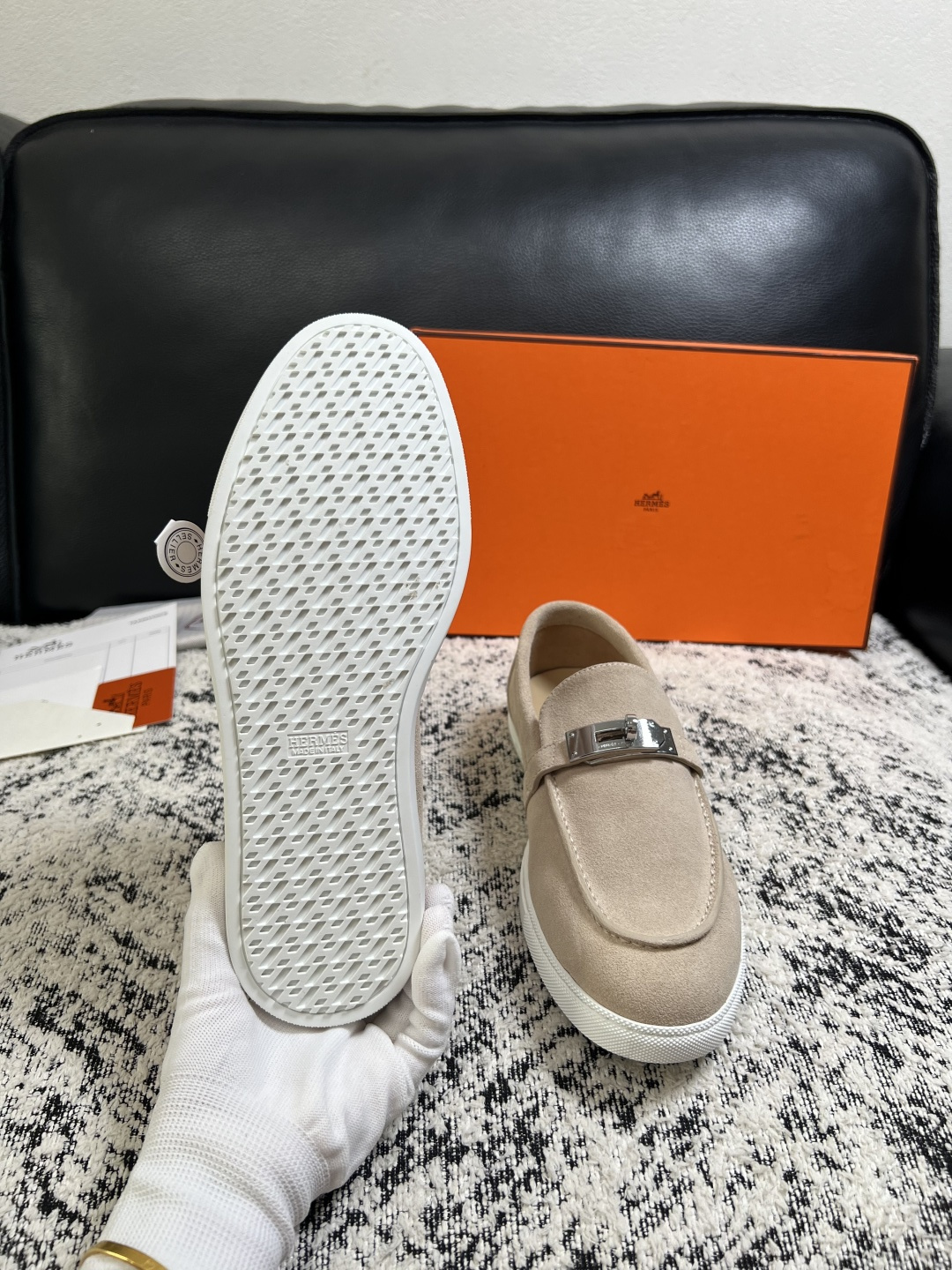 Hermes  高品质  顶级工艺品  爱马仕 专柜同步发售原厂配置，意大利进口原版牛皮面料，高品质拼接工艺，全进口水染