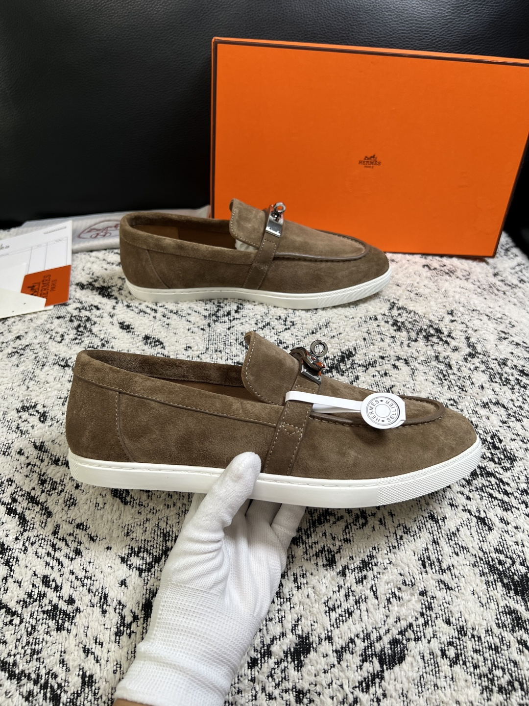 Hermes  高品质  顶级工艺品  爱马仕 专柜同步发售原厂配置，意大利进口原版牛皮面料，高品质拼接工艺，全进口水染