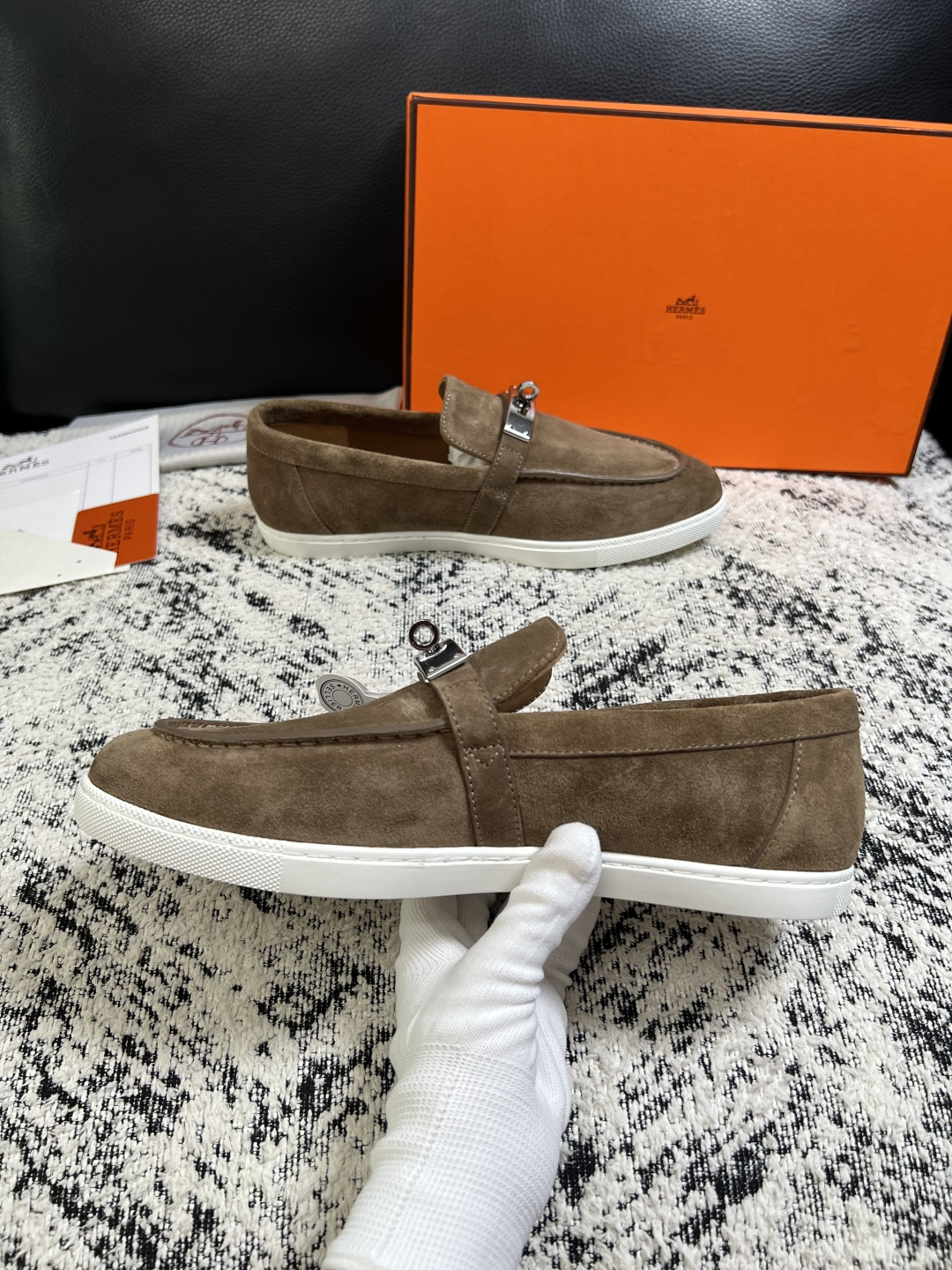 Hermes  高品质  顶级工艺品  爱马仕 专柜同步发售原厂配置，意大利进口原版牛皮面料，高品质拼接工艺，全进口水染