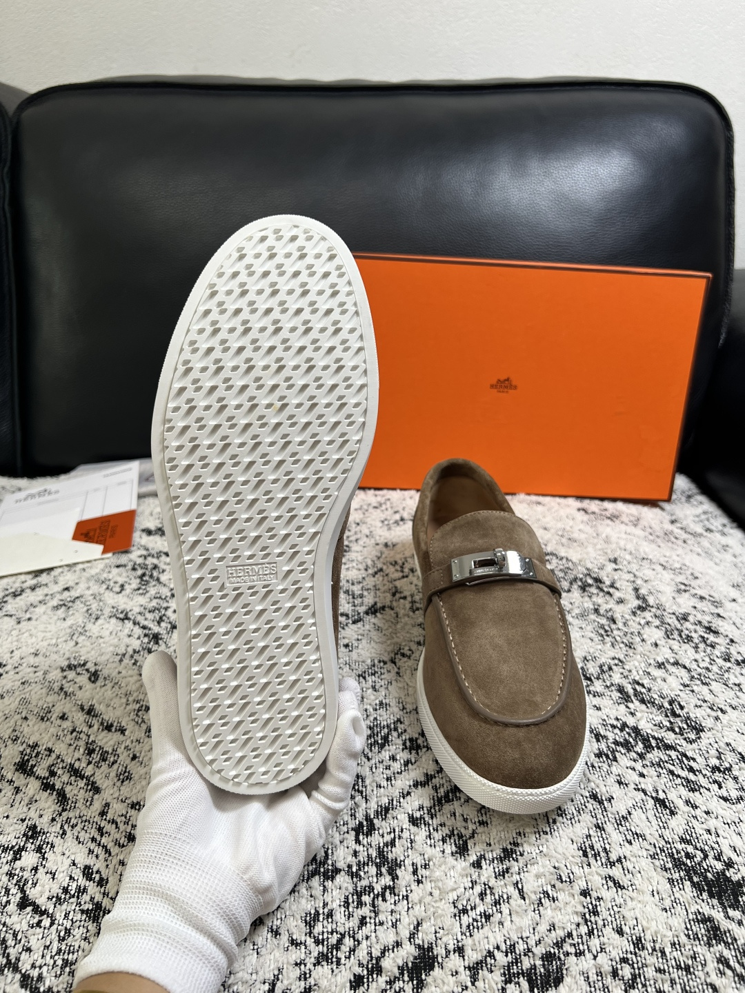 Hermes  高品质  顶级工艺品  爱马仕 专柜同步发售原厂配置，意大利进口原版牛皮面料，高品质拼接工艺，全进口水染