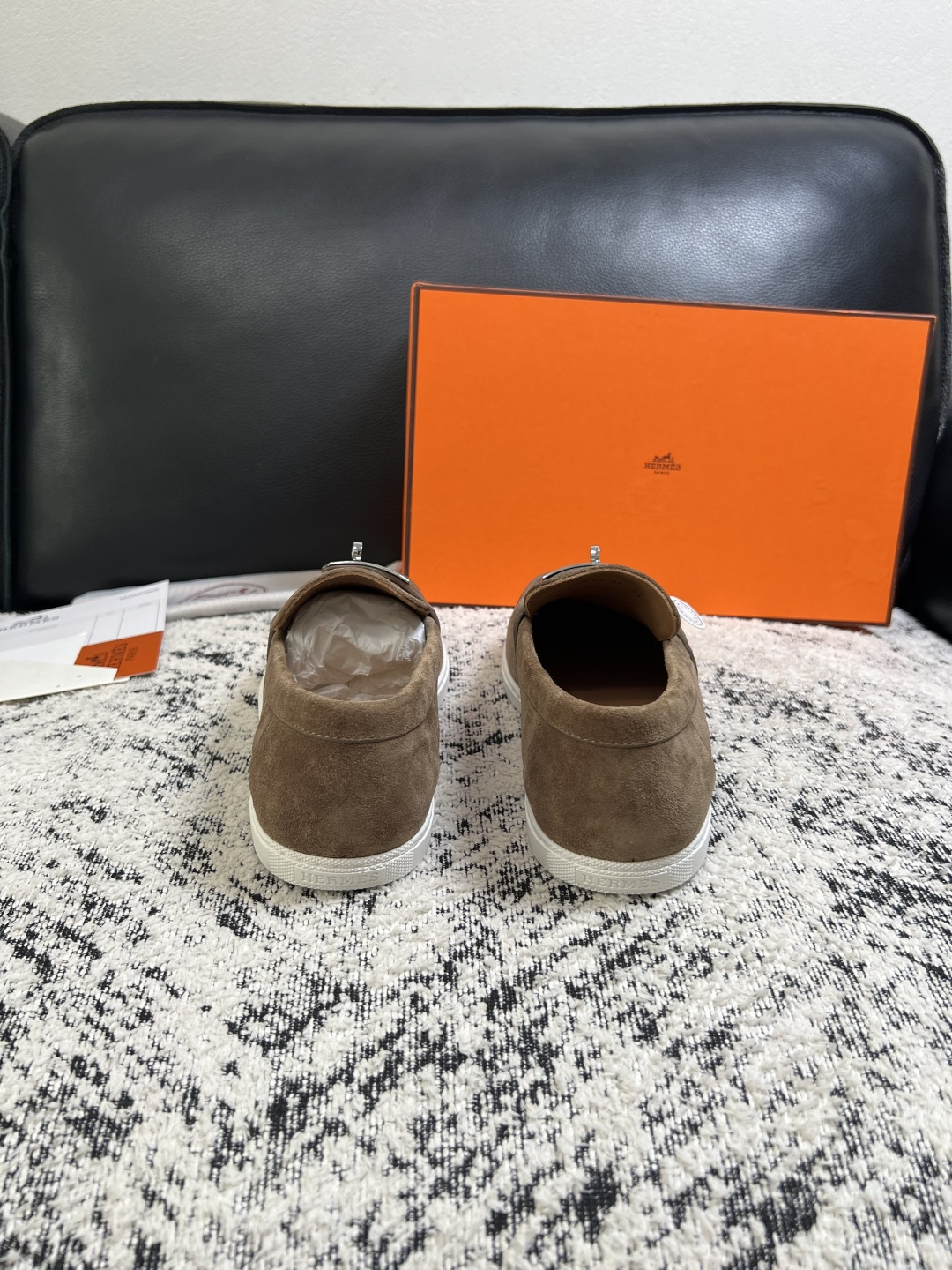 Hermes  高品质  顶级工艺品  爱马仕 专柜同步发售原厂配置，意大利进口原版牛皮面料，高品质拼接工艺，全进口水染