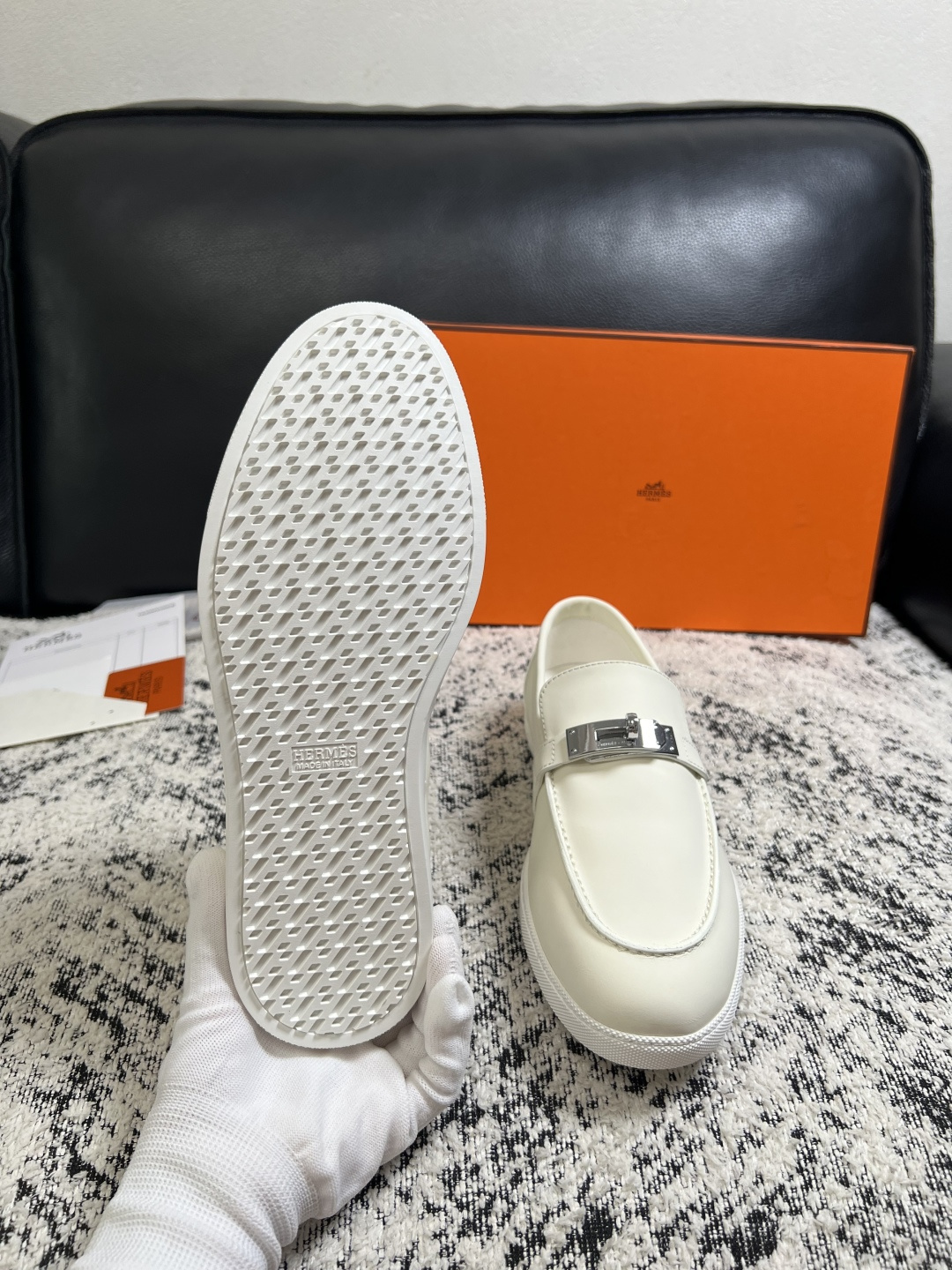 Hermes  高品质  顶级工艺品  爱马仕 专柜同步发售原厂配置，意大利进口原版牛皮面料，高品质拼接工艺，全进口水染