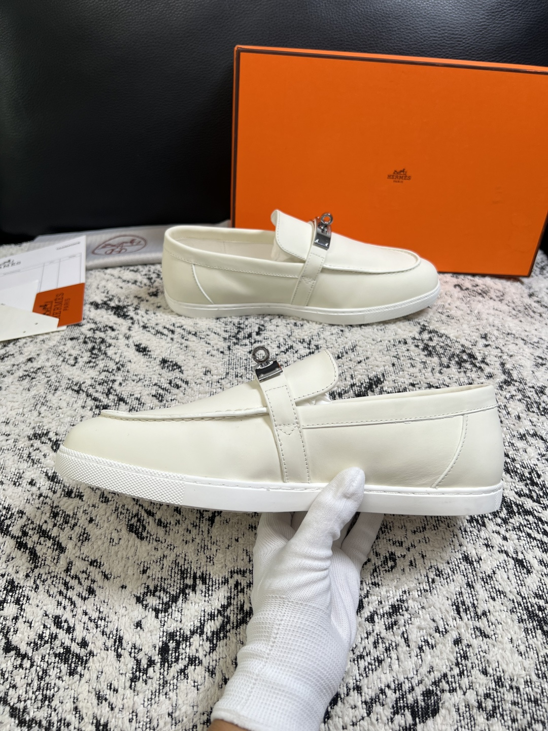 Hermes  高品质  顶级工艺品  爱马仕 专柜同步发售原厂配置，意大利进口原版牛皮面料，高品质拼接工艺，全进口水染