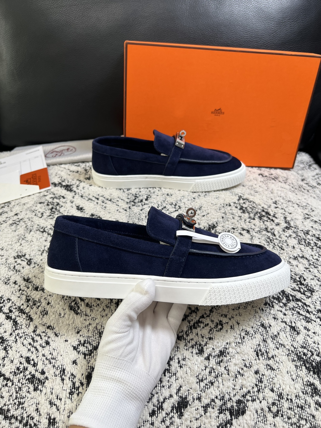 Hermes  高品质  顶级工艺品  爱马仕 专柜同步发售原厂配置，意大利进口原版牛皮面料，高品质拼接工艺，全进口水染