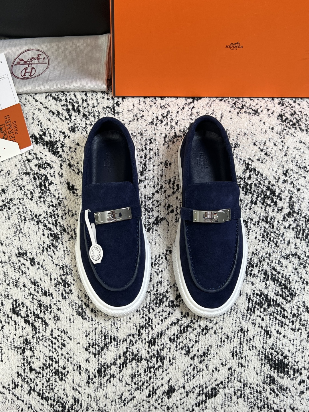 Hermes  高品质  顶级工艺品  爱马仕 专柜同步发售原厂配置，意大利进口原版牛皮面料，高品质拼接工艺，全进口水染
