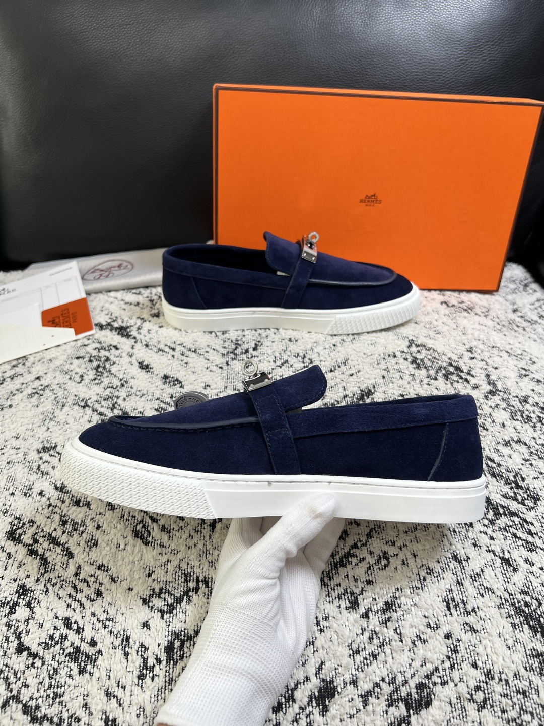 Hermes  高品质  顶级工艺品  爱马仕 专柜同步发售原厂配置，意大利进口原版牛皮面料，高品质拼接工艺，全进口水染