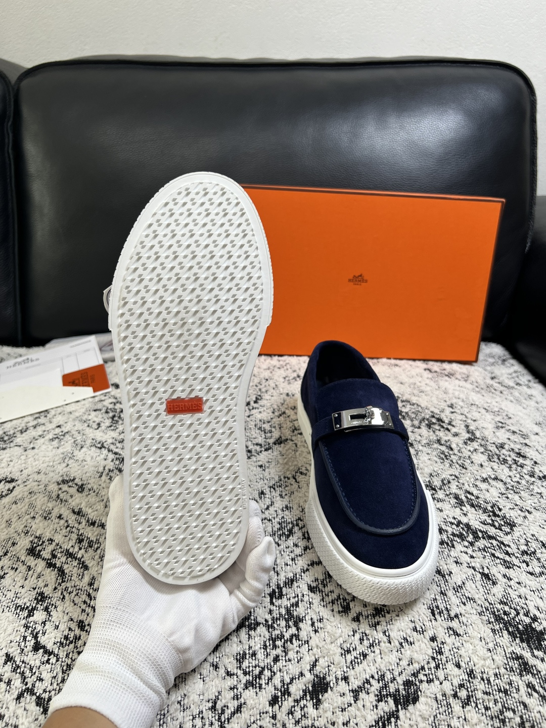 Hermes  高品质  顶级工艺品  爱马仕 专柜同步发售原厂配置，意大利进口原版牛皮面料，高品质拼接工艺，全进口水染