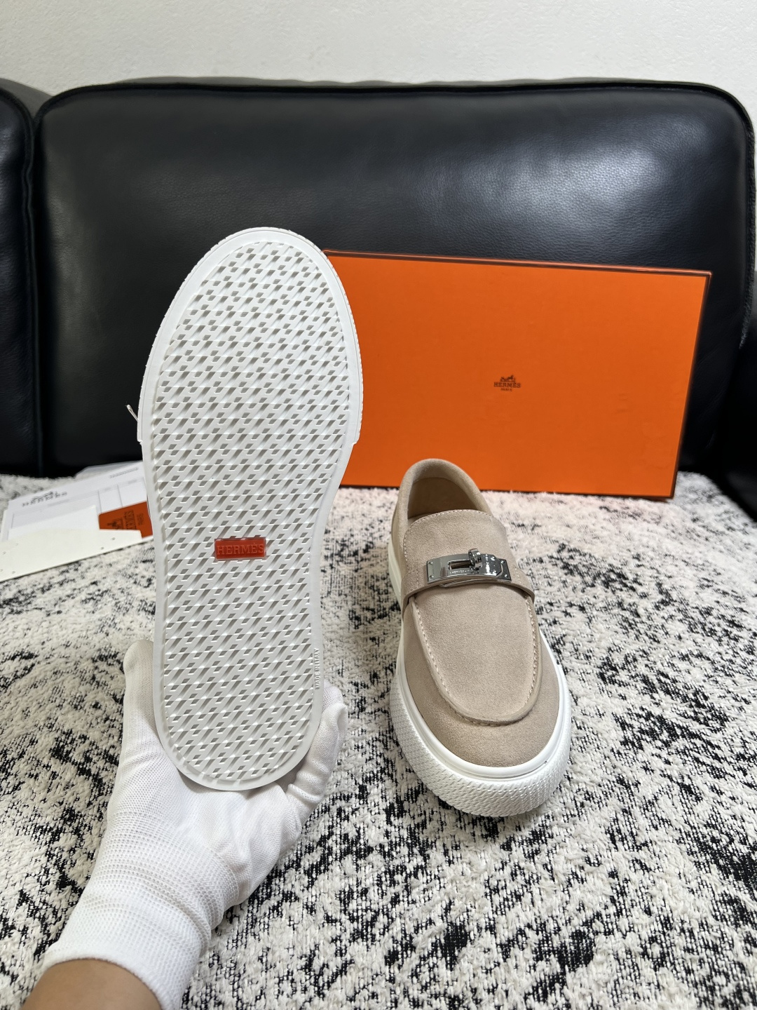 Hermes  高品质  顶级工艺品  爱马仕 专柜同步发售原厂配置，意大利进口原版牛皮面料，高品质拼接工艺，全进口水染