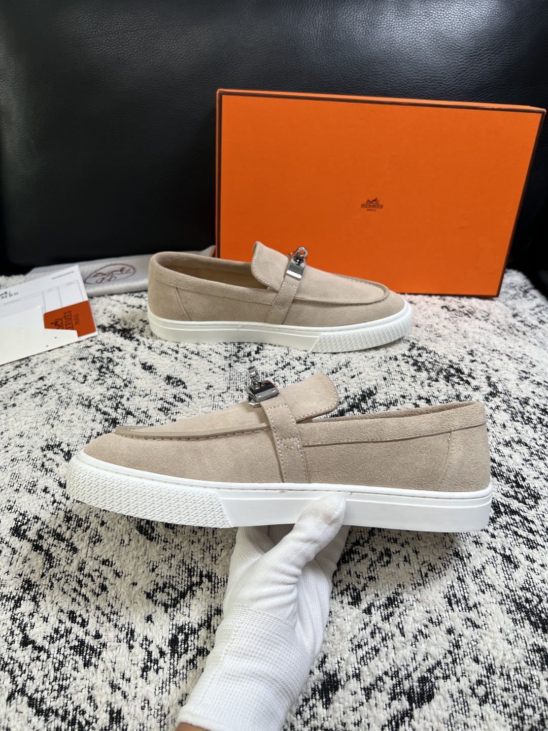 Hermes  高品质  顶级工艺品  爱马仕 专柜同步发售原厂配置，意大利进口原版牛皮面料，高品质拼接工艺，全进口水染