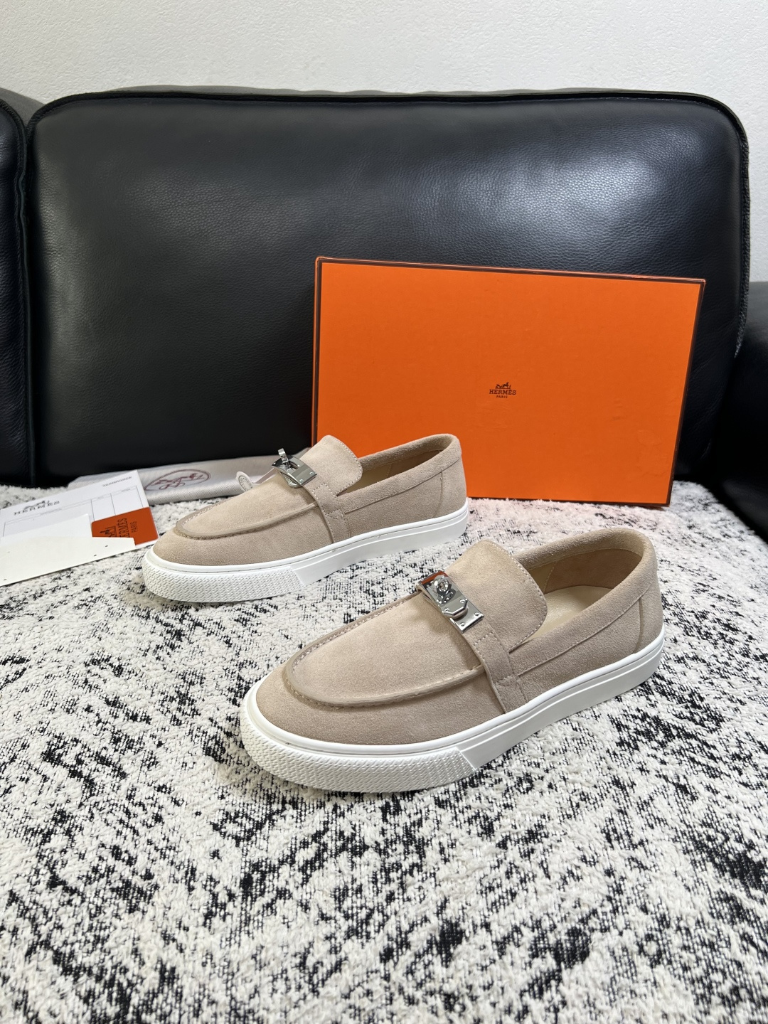 Hermes  高品质  顶级工艺品  爱马仕 专柜同步发售原厂配置，意大利进口原版牛皮面料，高品质拼接工艺，全进口水染