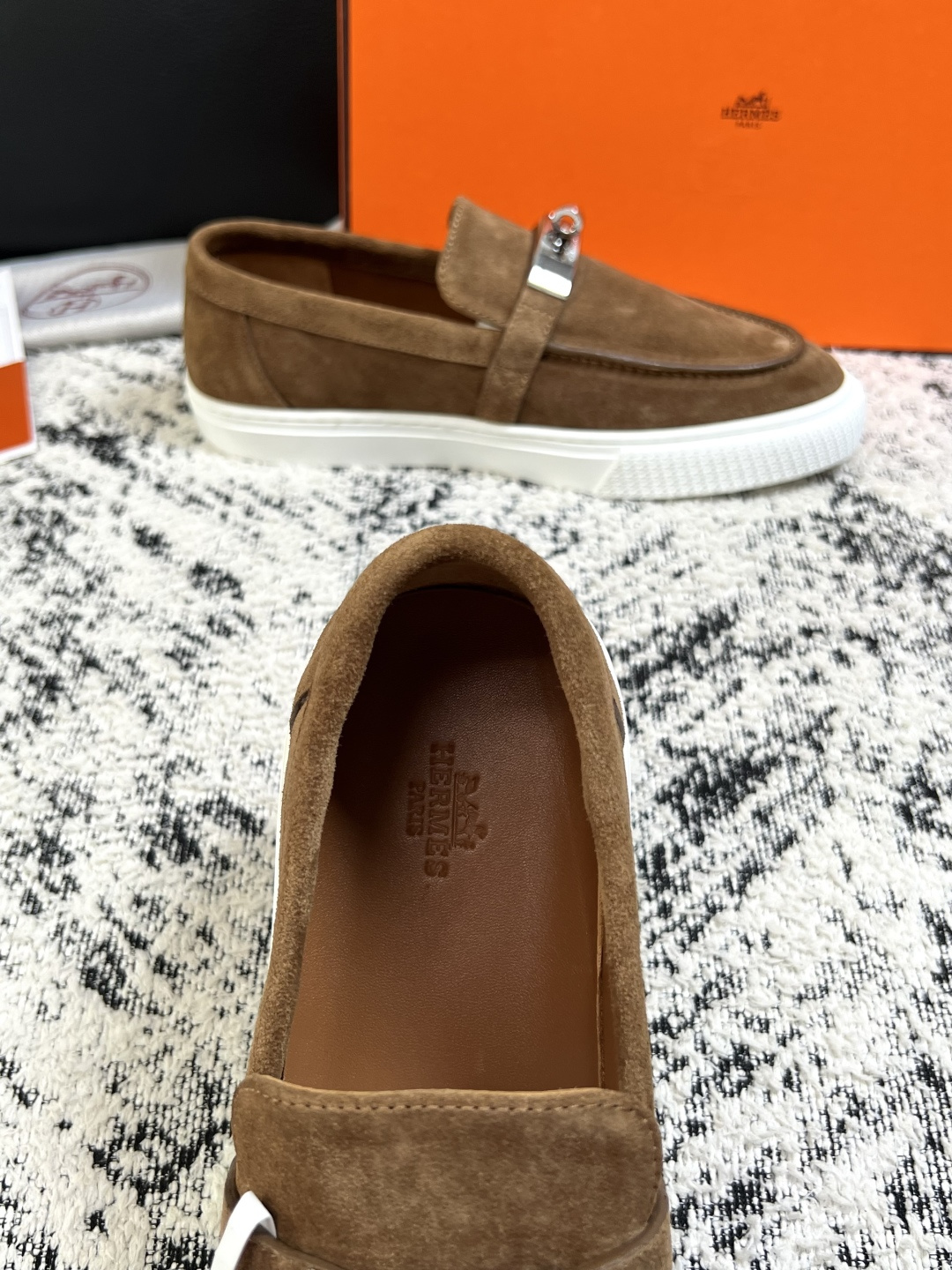 Hermes  高品质  顶级工艺品  爱马仕 专柜同步发售原厂配置，意大利进口原版牛皮面料，高品质拼接工艺，全进口水染