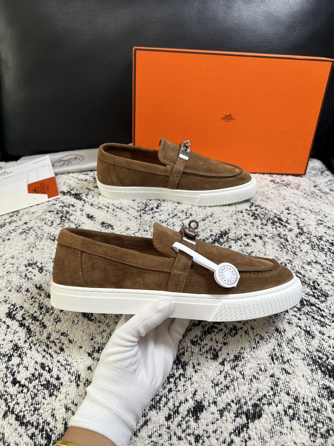 Hermes  高品质  顶级工艺品  爱马仕 专柜同步发售原厂配置，意大利进口原版牛皮面料，高品质拼接工艺，全进口水染