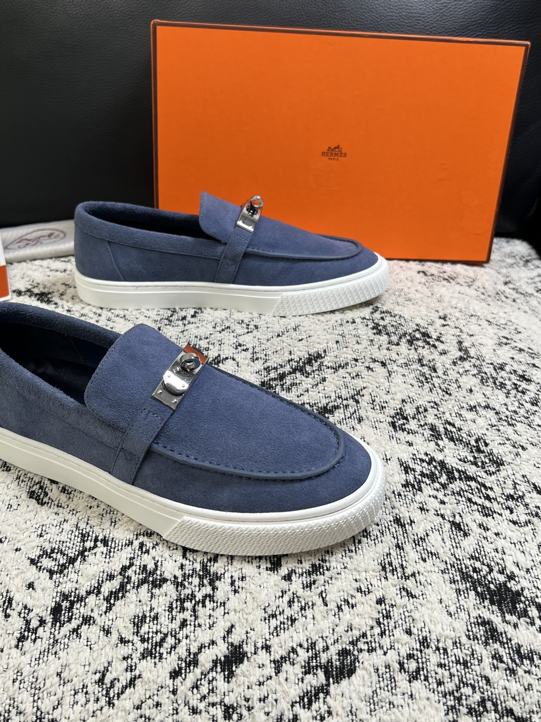 Hermes  高品质  顶级工艺品  爱马仕 专柜同步发售原厂配置，意大利进口原版牛皮面料，高品质拼接工艺，全进口水染