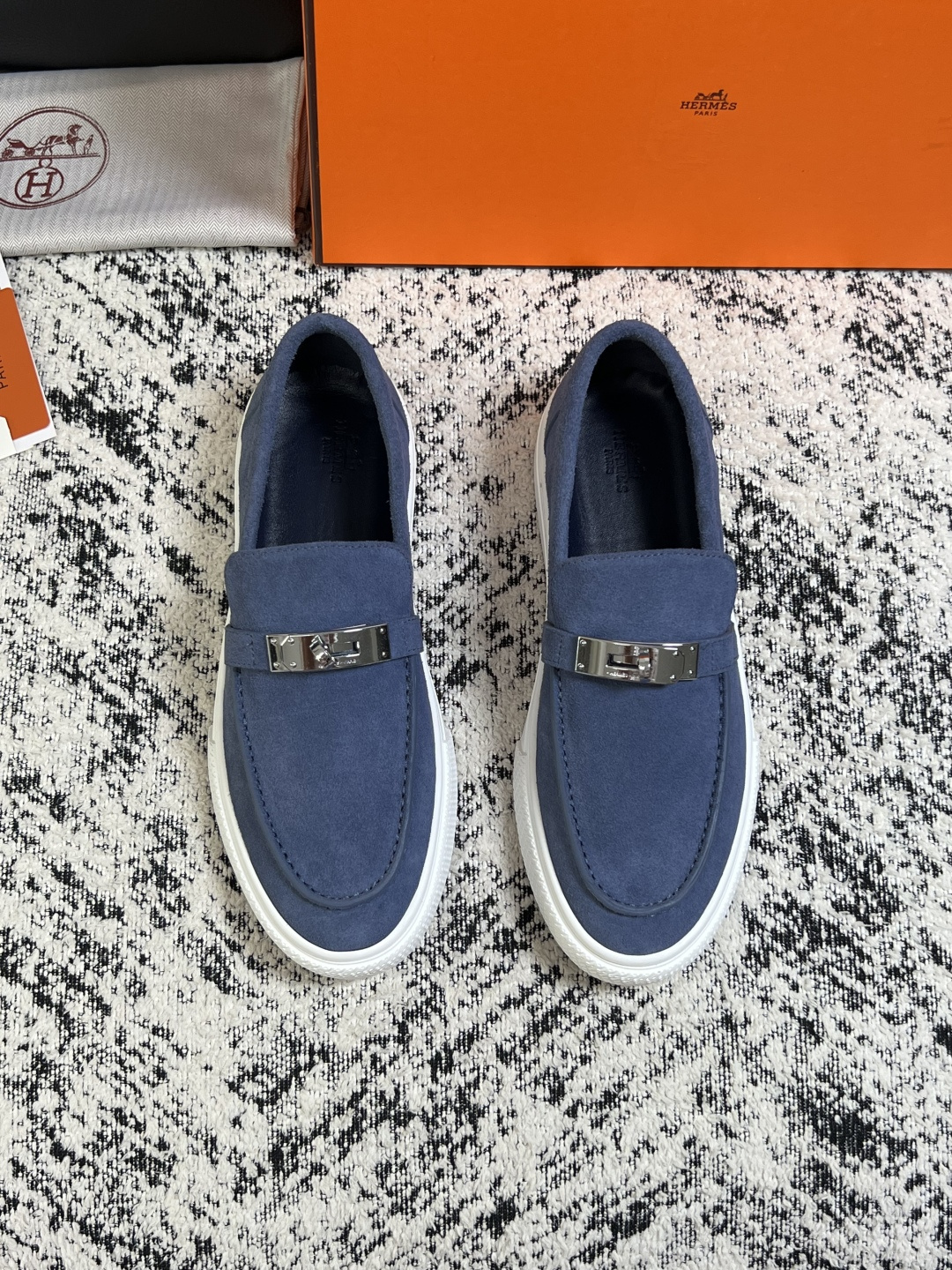 Hermes  高品质  顶级工艺品  爱马仕 专柜同步发售原厂配置，意大利进口原版牛皮面料，高品质拼接工艺，全进口水染