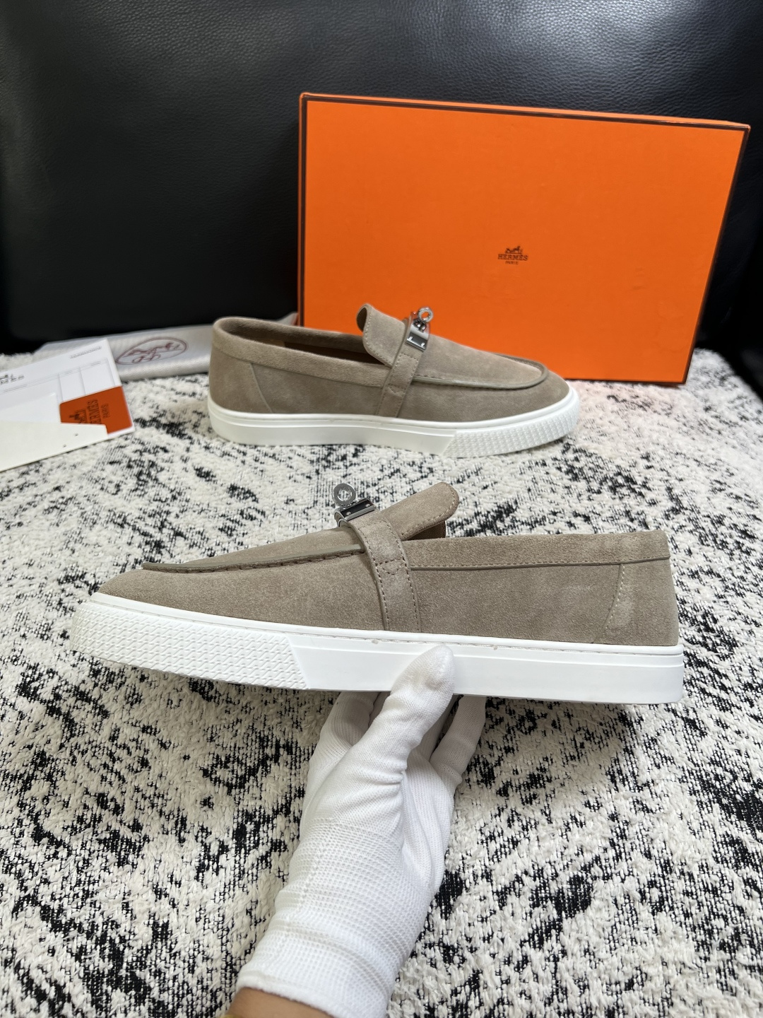 Hermes  高品质  顶级工艺品  爱马仕 专柜同步发售原厂配置，意大利进口原版牛皮面料，高品质拼接工艺，全进口水染