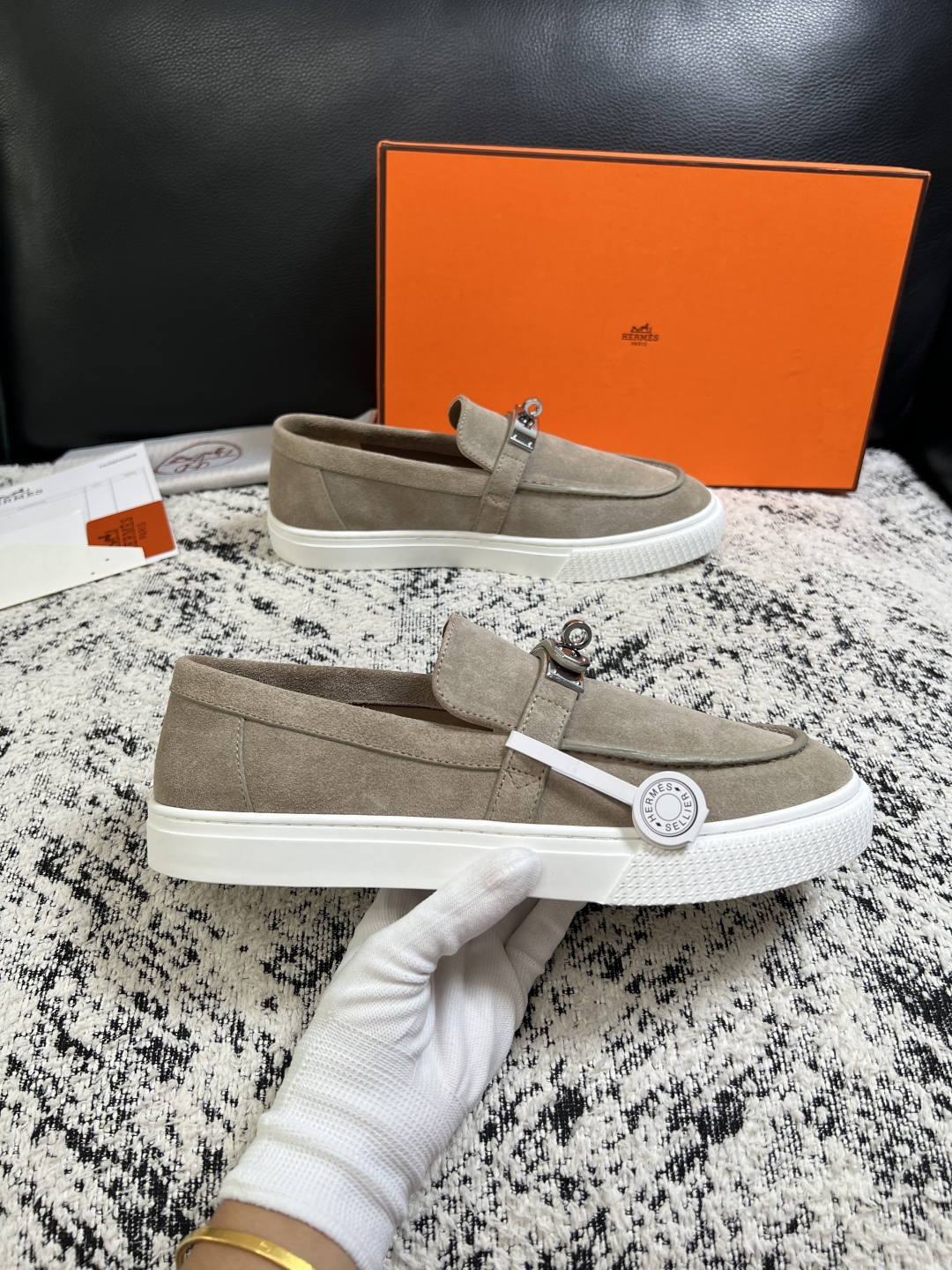 Hermes  高品质  顶级工艺品  爱马仕 专柜同步发售原厂配置，意大利进口原版牛皮面料，高品质拼接工艺，全进口水染