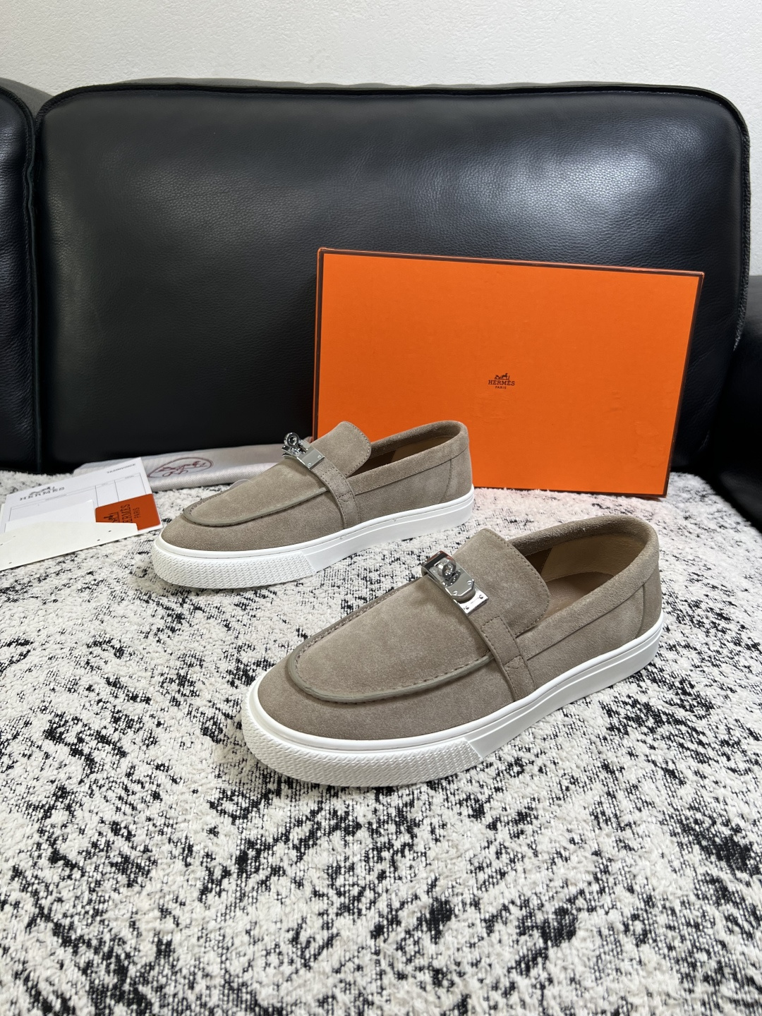 Hermes  高品质  顶级工艺品  爱马仕 专柜同步发售原厂配置，意大利进口原版牛皮面料，高品质拼接工艺，全进口水染