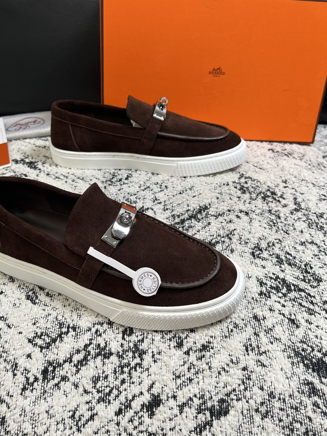 Hermes  高品质  顶级工艺品  爱马仕 专柜同步发售原厂配置，意大利进口原版牛皮面料，高品质拼接工艺，全进口水染