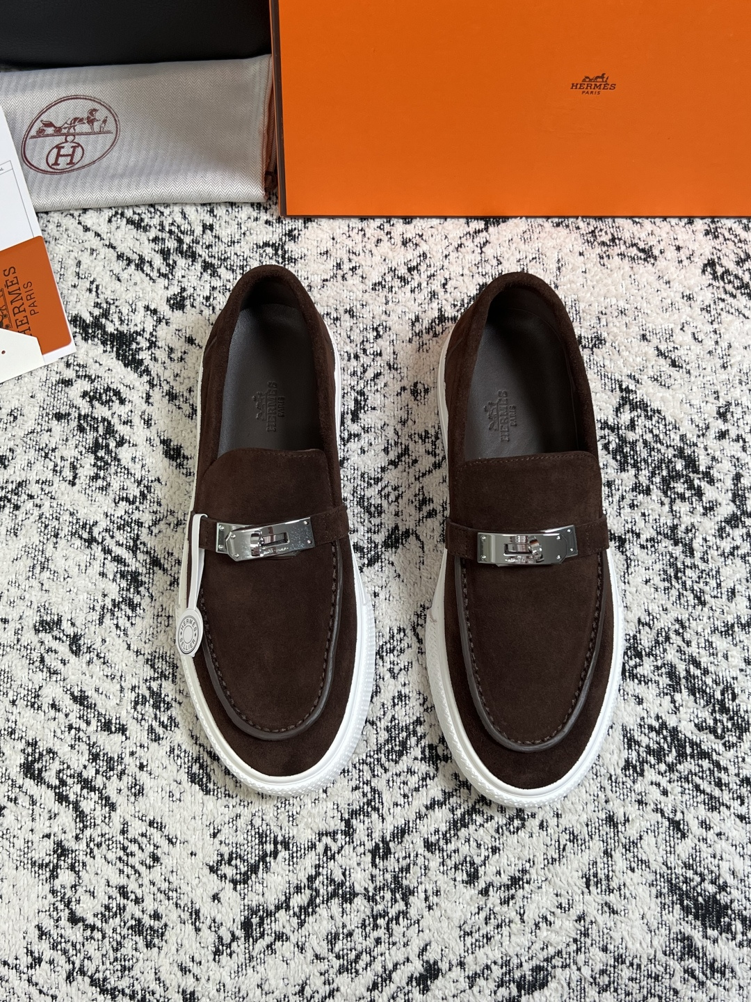 Hermes  高品质  顶级工艺品  爱马仕 专柜同步发售原厂配置，意大利进口原版牛皮面料，高品质拼接工艺，全进口水染