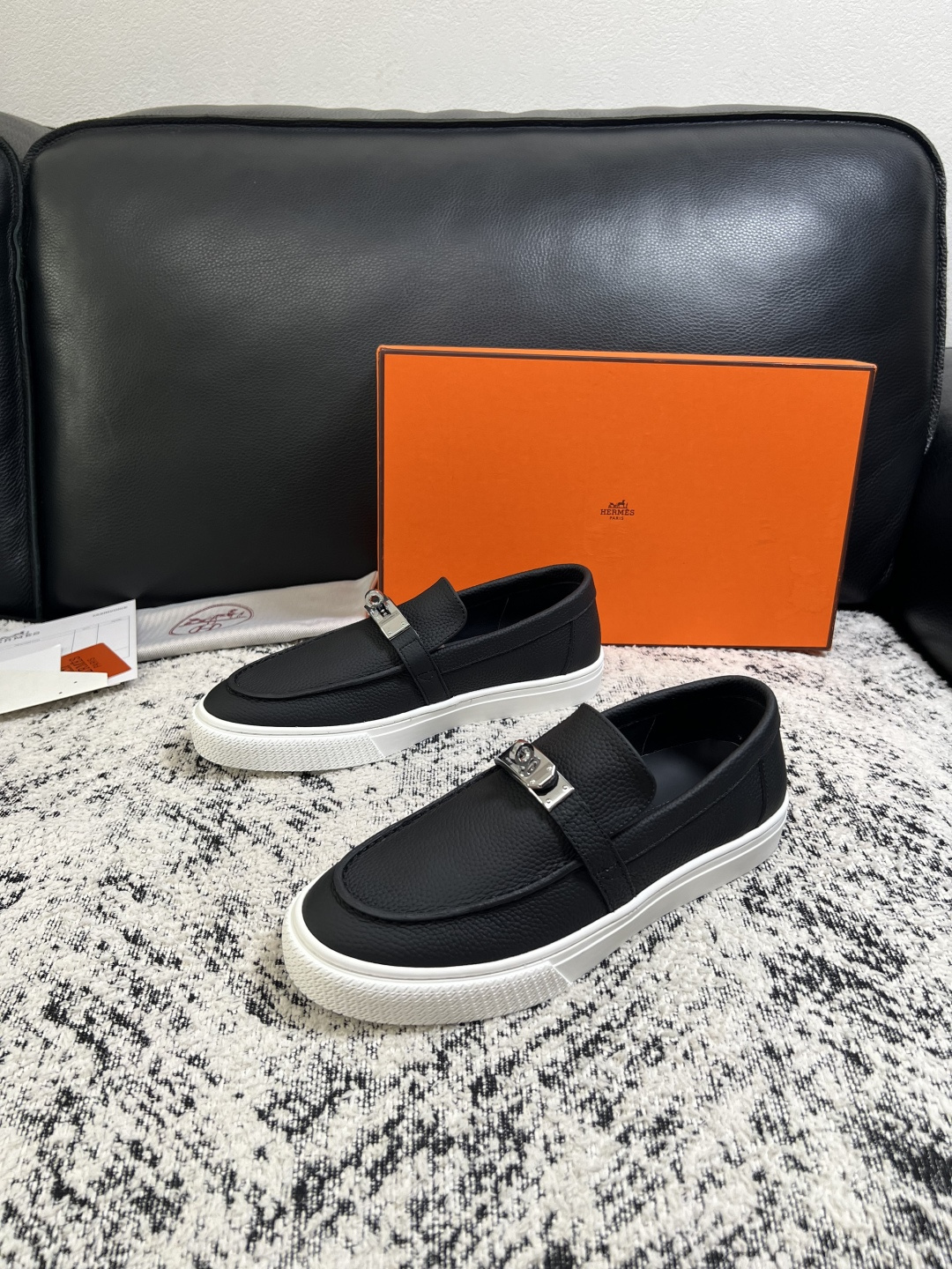 Hermes  高品质  顶级工艺品  爱马仕 专柜同步发售原厂配置，意大利进口原版牛皮面料，高品质拼接工艺，全进口水染