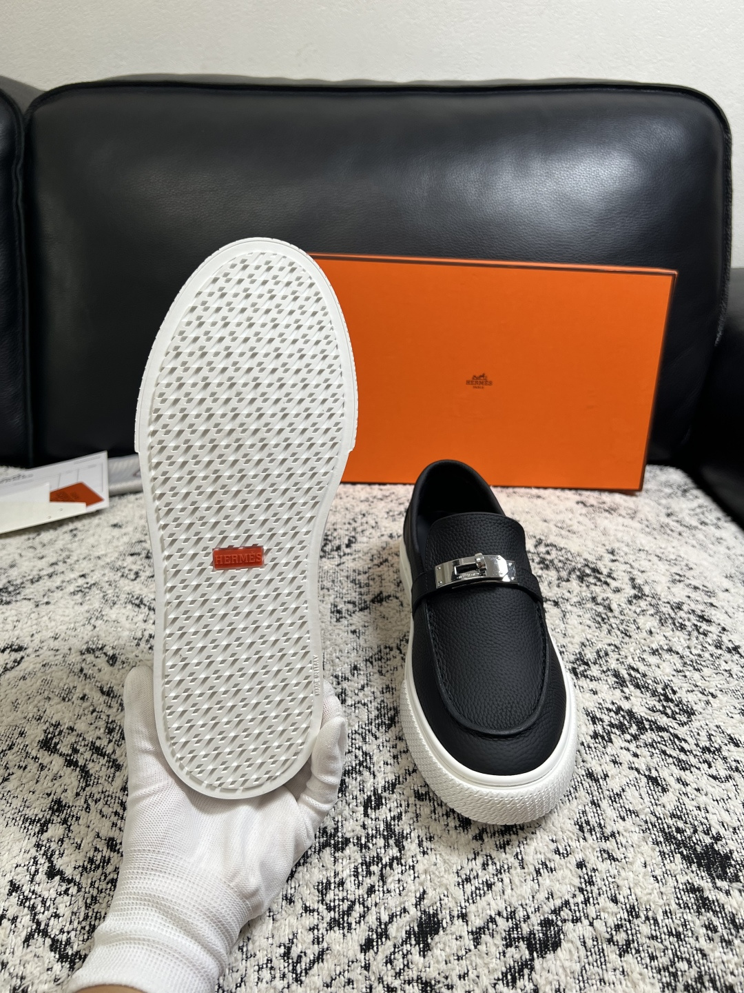 Hermes  高品质  顶级工艺品  爱马仕 专柜同步发售原厂配置，意大利进口原版牛皮面料，高品质拼接工艺，全进口水染
