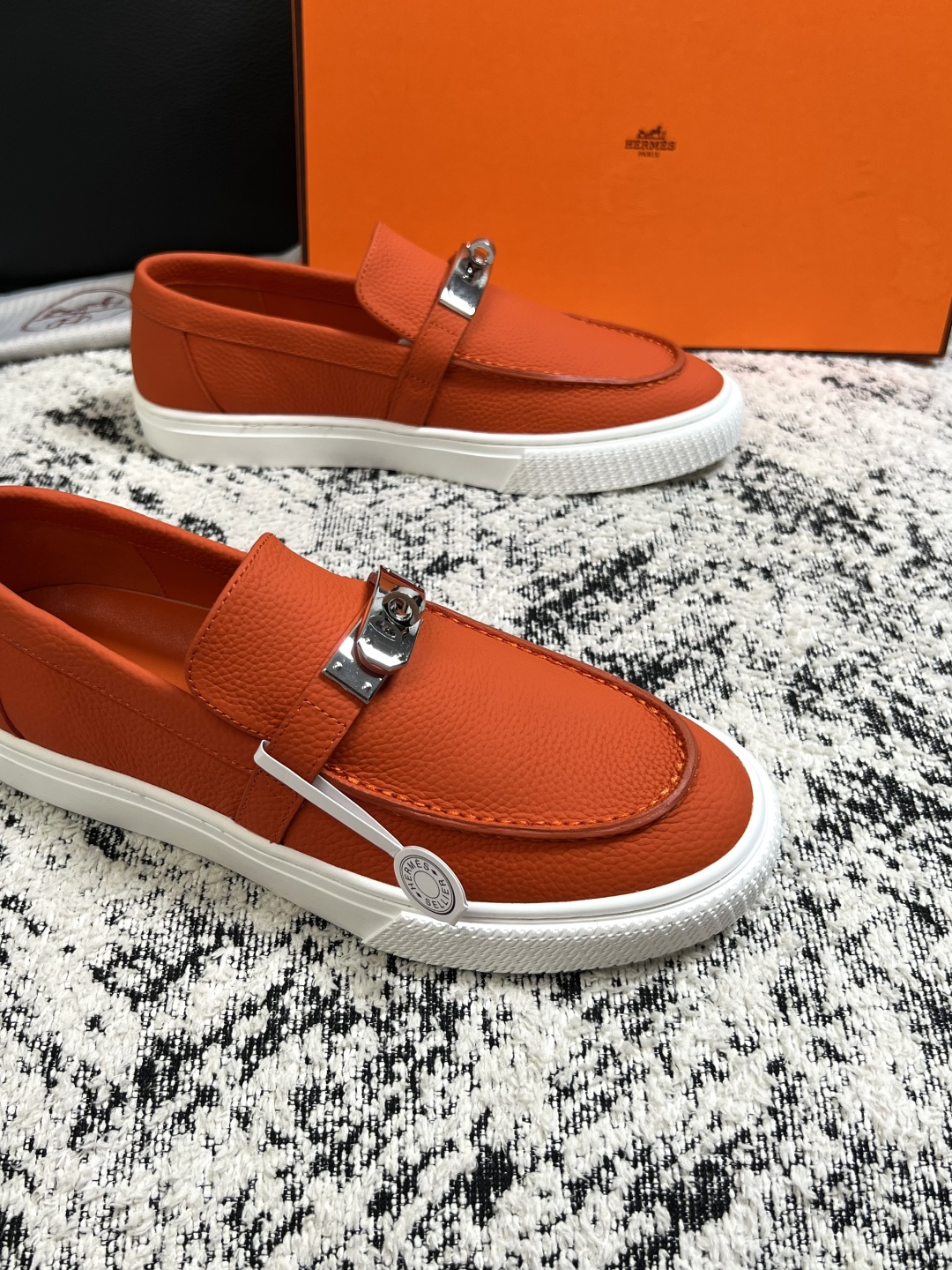 Hermes  高品质  顶级工艺品  爱马仕 专柜同步发售原厂配置，意大利进口原版牛皮面料，高品质拼接工艺，全进口水染