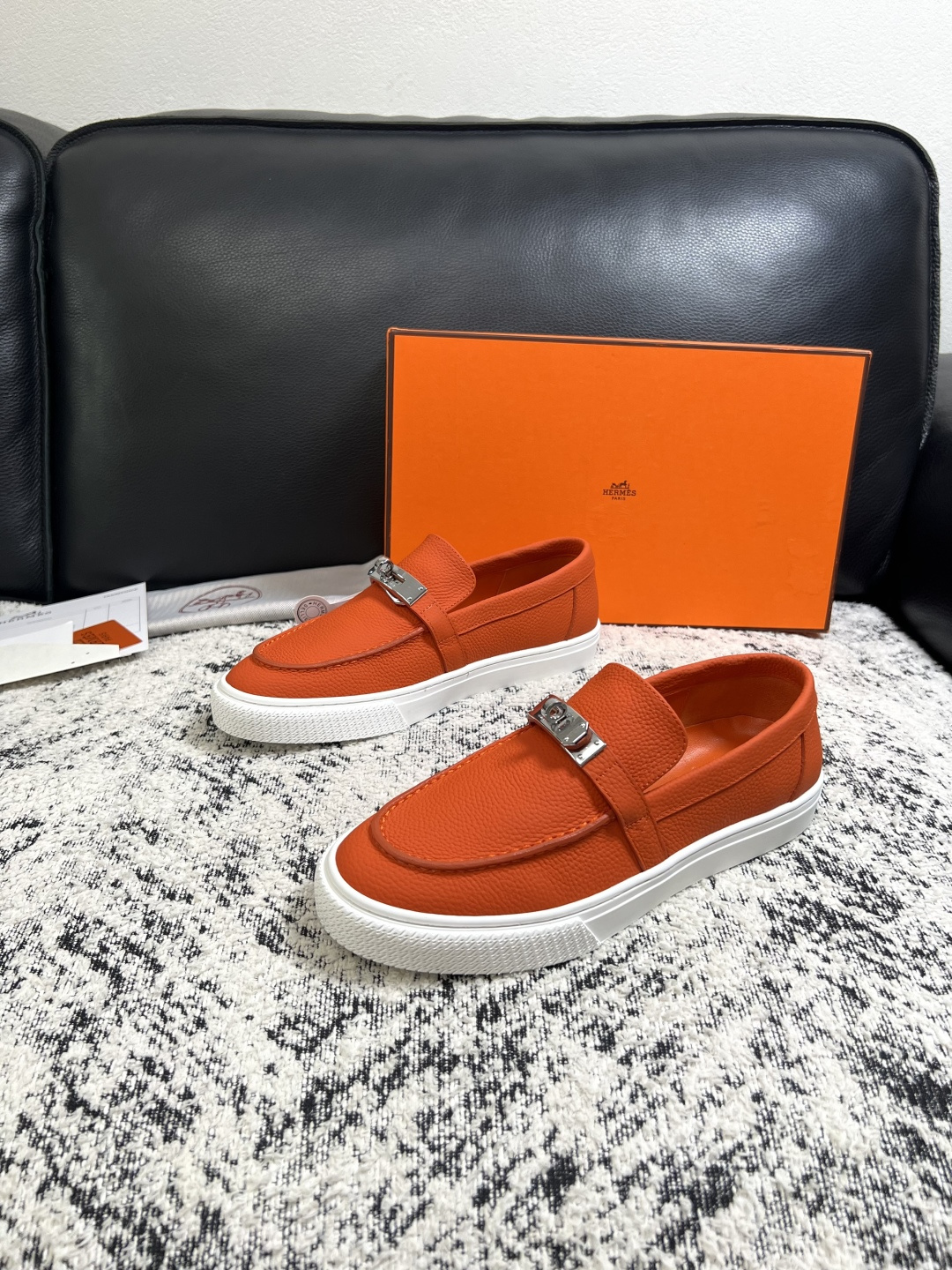 Hermes  高品质  顶级工艺品  爱马仕 专柜同步发售原厂配置，意大利进口原版牛皮面料，高品质拼接工艺，全进口水染