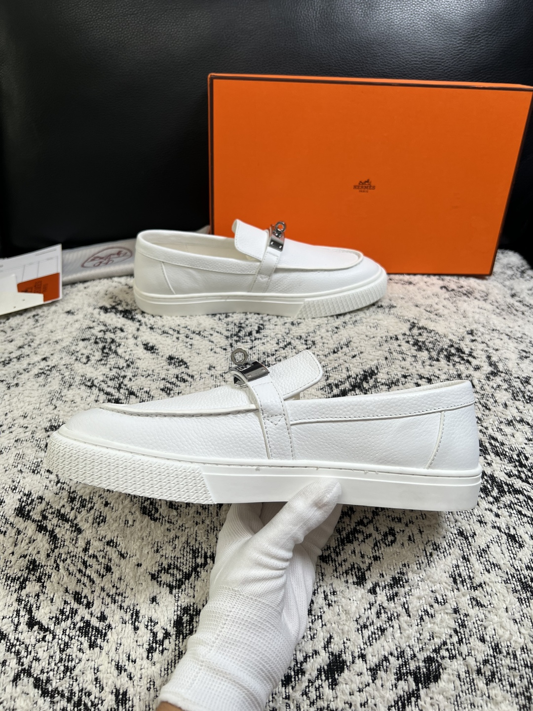 Hermes  高品质  顶级工艺品  爱马仕 专柜同步发售原厂配置，意大利进口原版牛皮面料，高品质拼接工艺，全进口水染